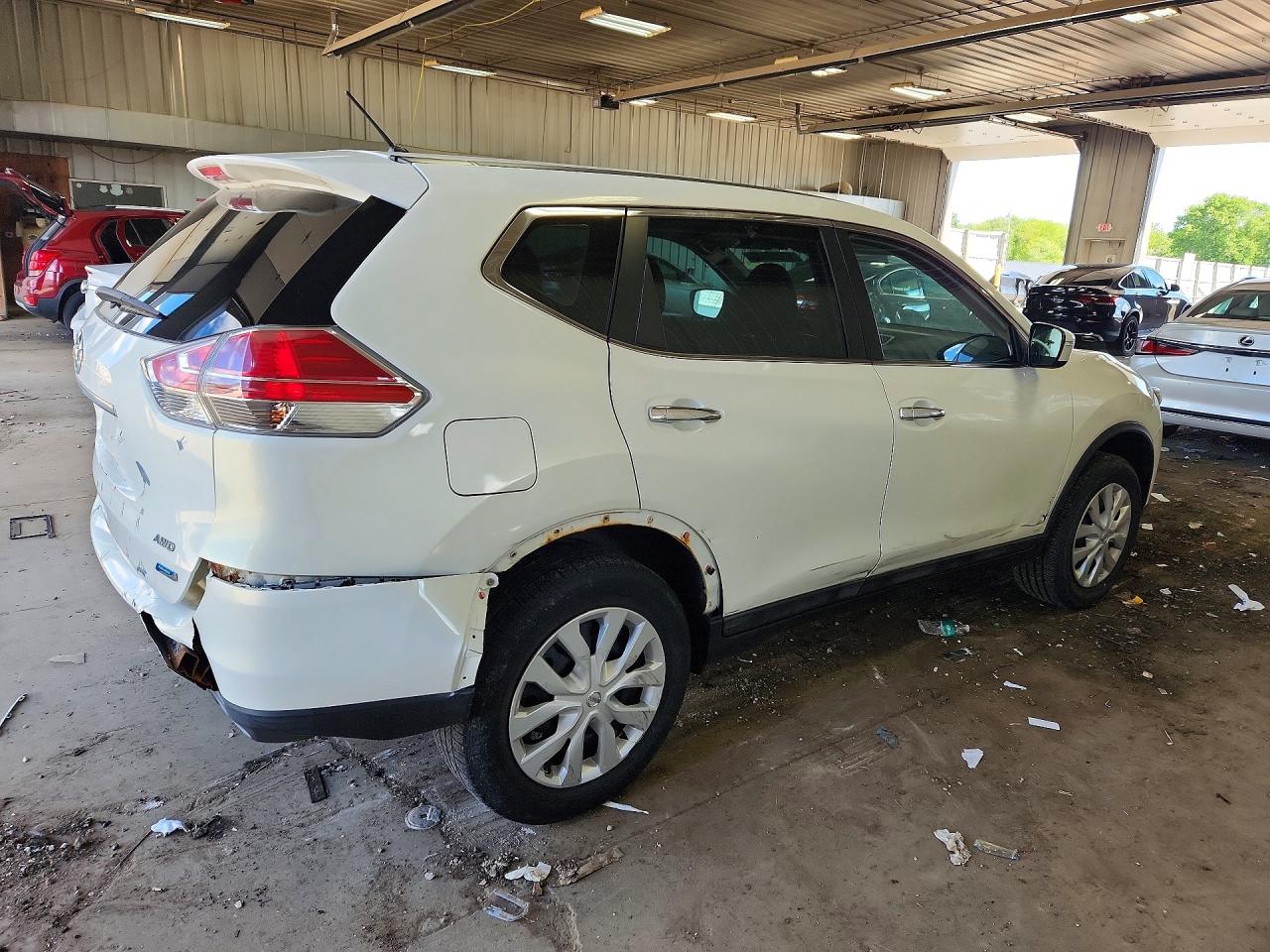 2014 Nissan Rogue S White vin: 5N1AT2MV7EC850447