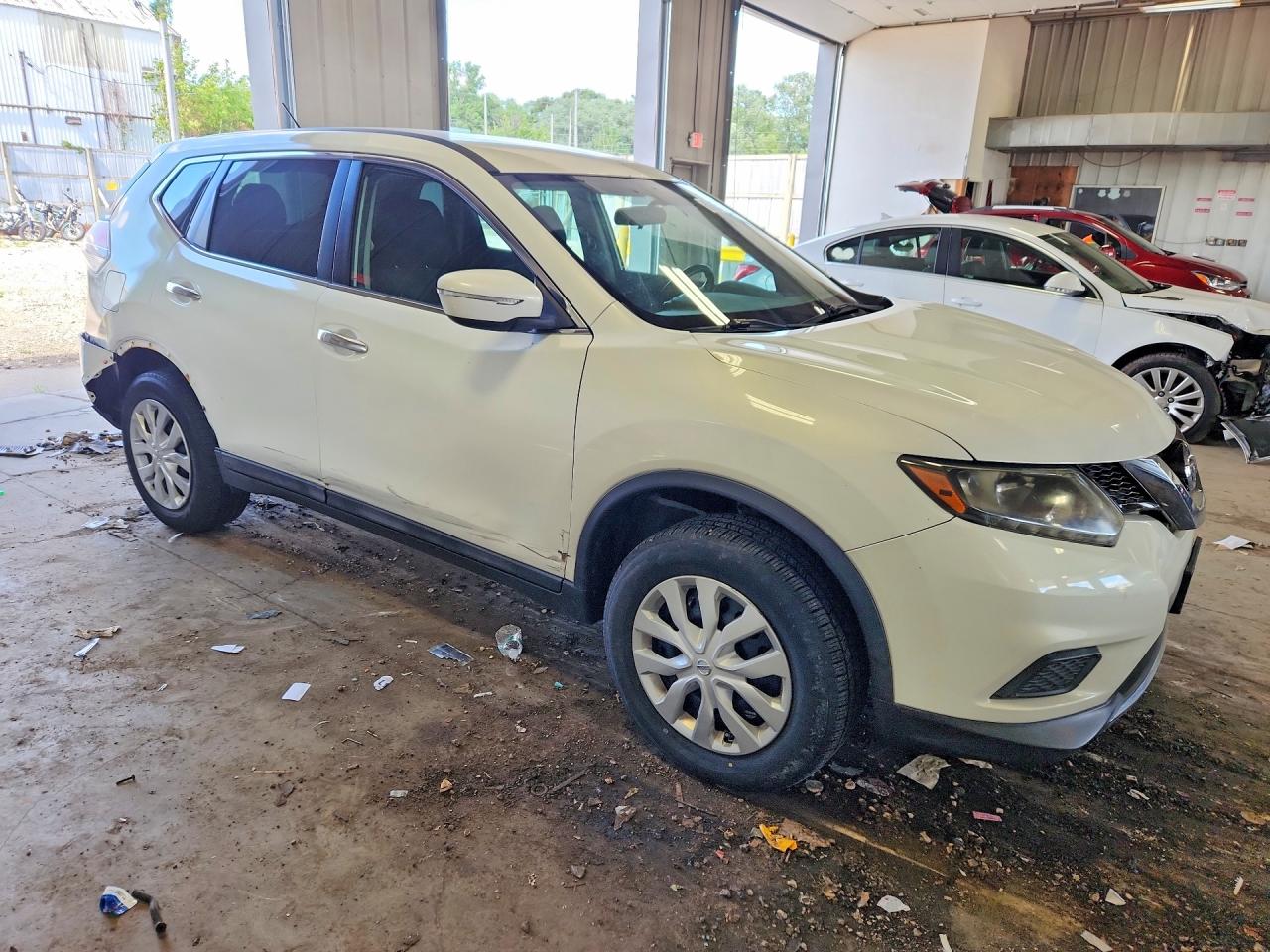 2014 Nissan Rogue S White vin: 5N1AT2MV7EC850447