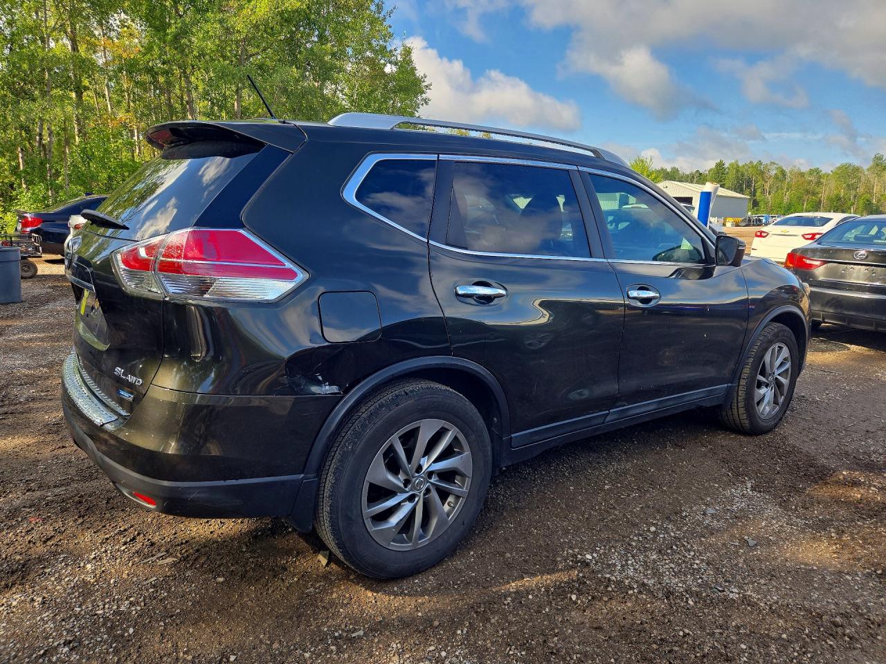 2015 Nissan Rogue S Green vin: 5N1AT2MV7FC753153