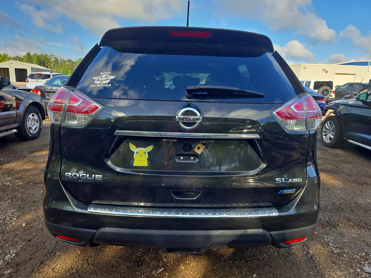 2015 Nissan Rogue S Green vin: 5N1AT2MV7FC753153