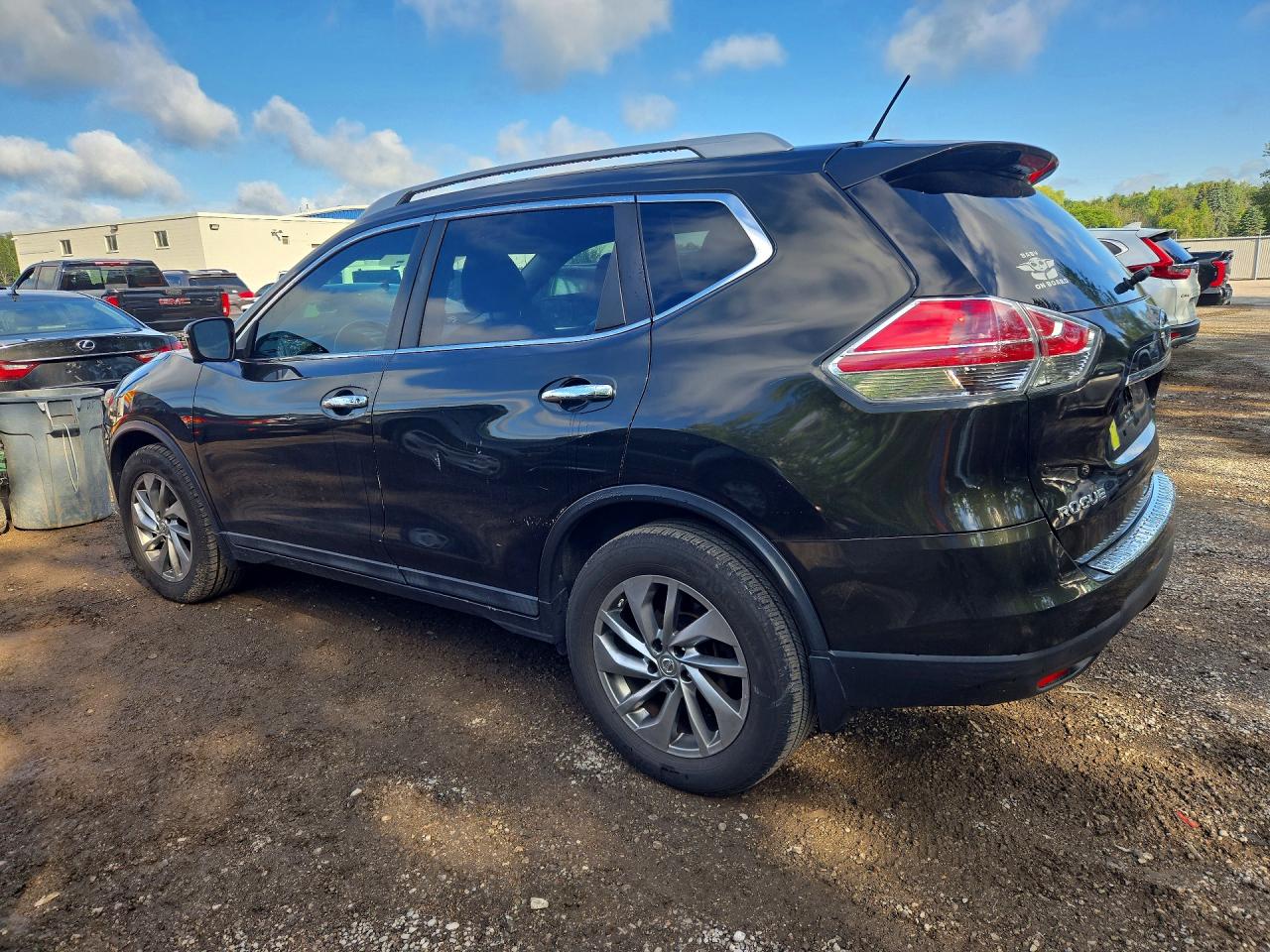 2015 Nissan Rogue S Green vin: 5N1AT2MV7FC753153