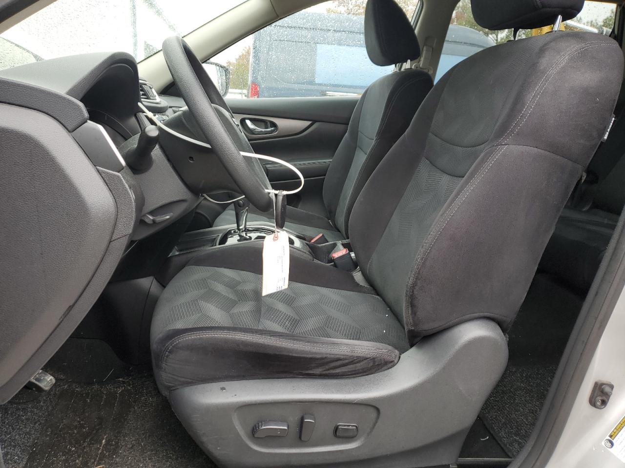2015 Nissan Rogue S Silver vin: 5N1AT2MV7FC756909