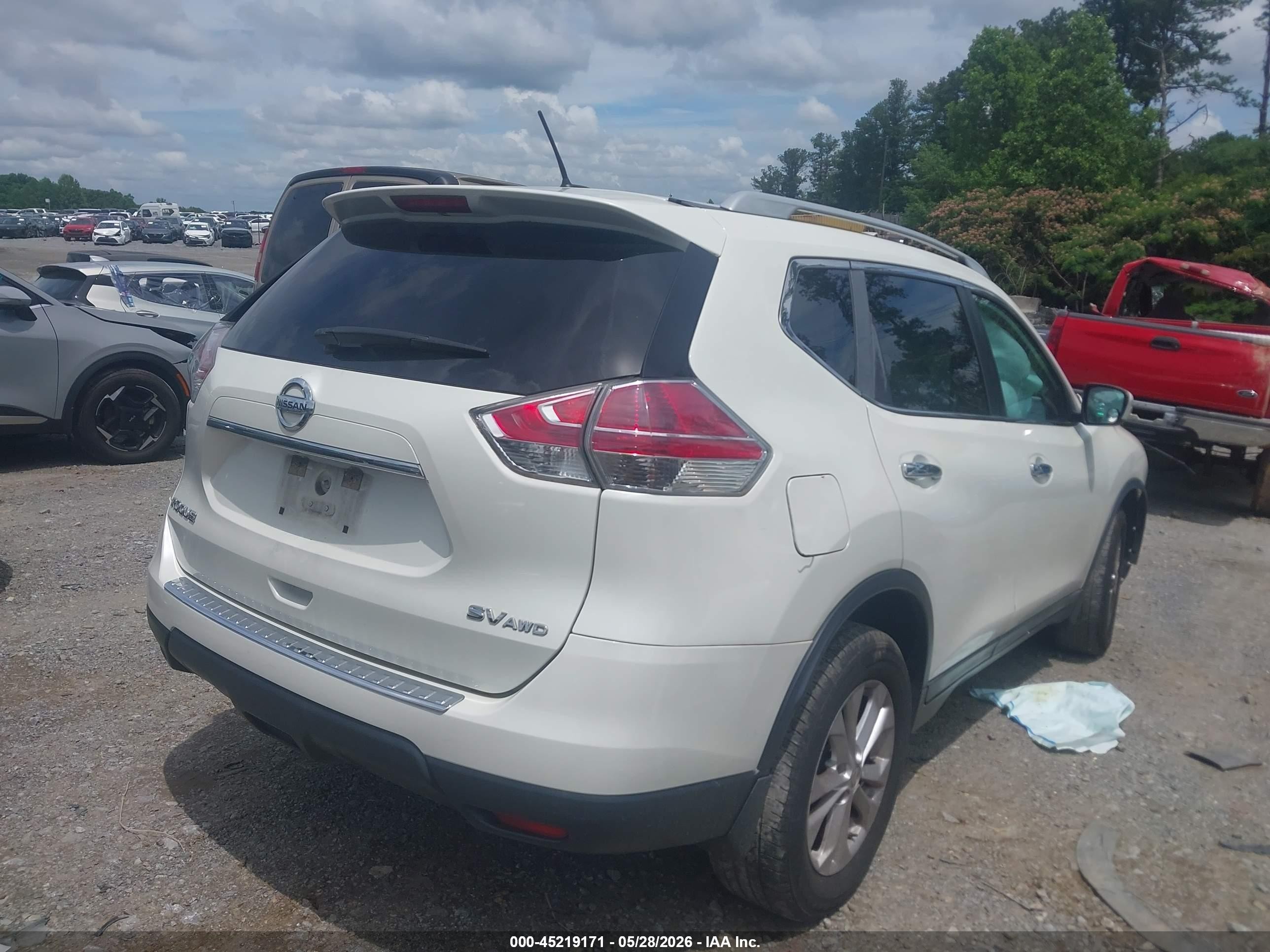 2015 Nissan Rogue Sv White vin: 5N1AT2MV7FC765089
