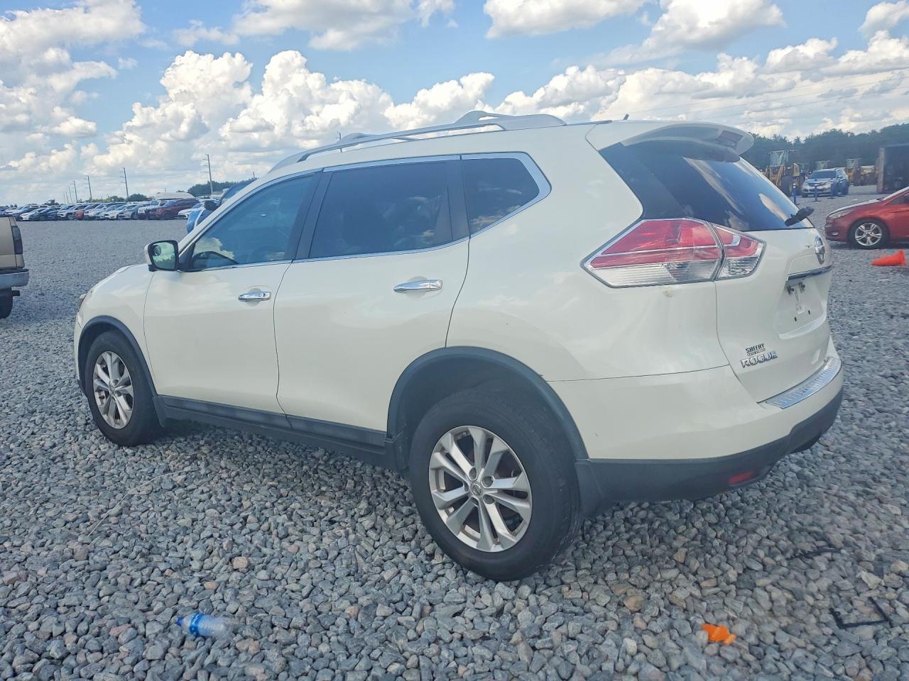 2015 Nissan Rogue Sv White vin: 5N1AT2MV7FC801704