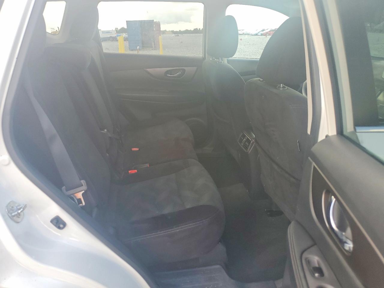 2015 Nissan Rogue Sv White vin: 5N1AT2MV7FC801704