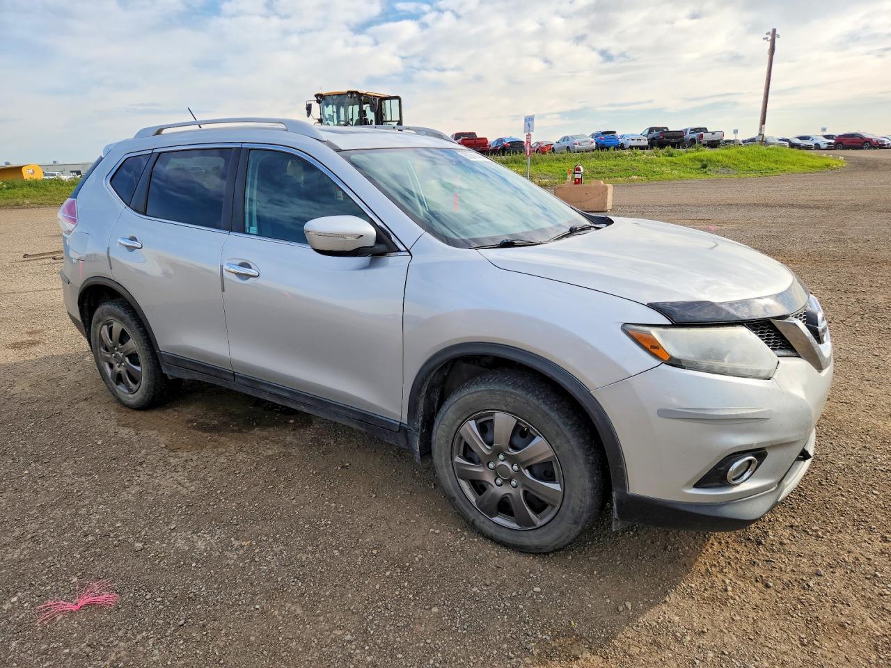 2015 Nissan Rogue S Silver vin: 5N1AT2MV7FC832192