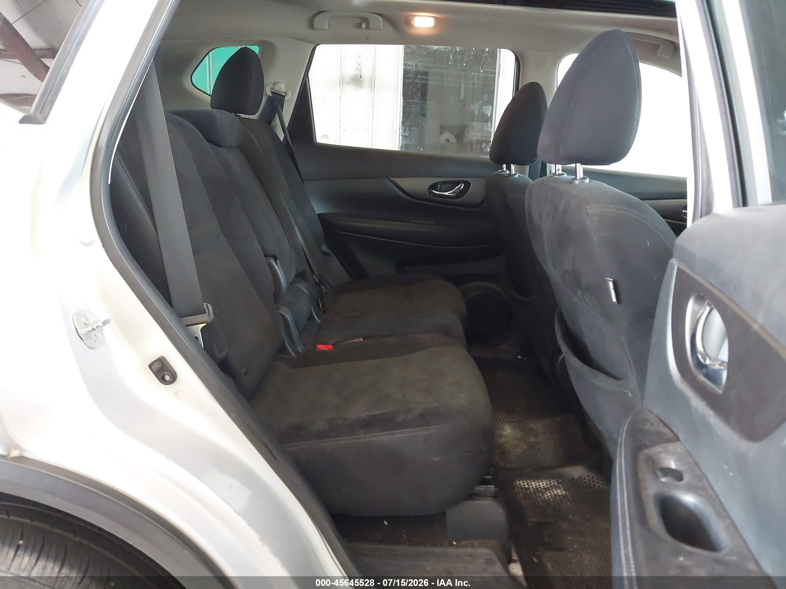 2015 Nissan Rogue Sv Silver vin: 5N1AT2MV7FC876273