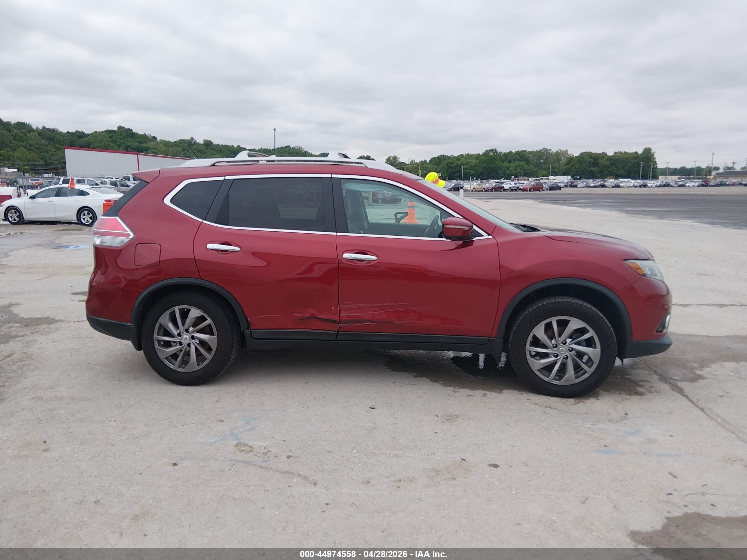 2015 Nissan Rogue S/sl/sv Red vin: 5N1AT2MV7FC886575