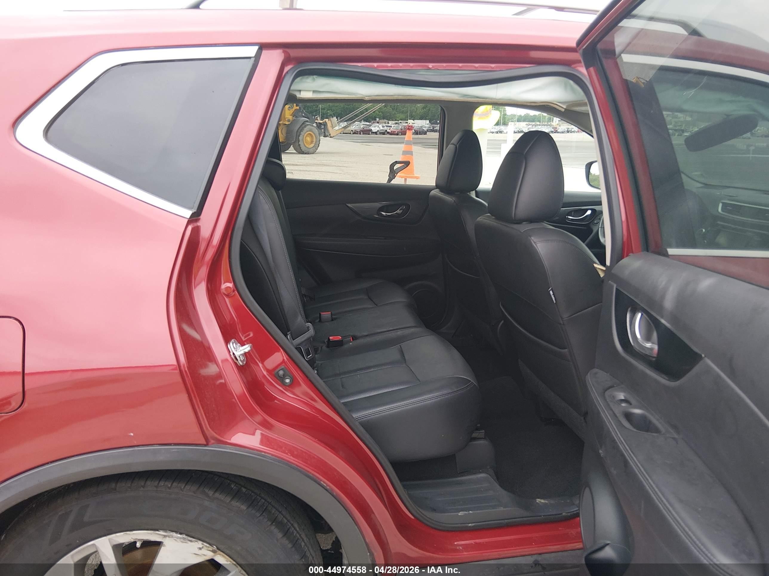 2015 Nissan Rogue S/sl/sv Red vin: 5N1AT2MV7FC886575