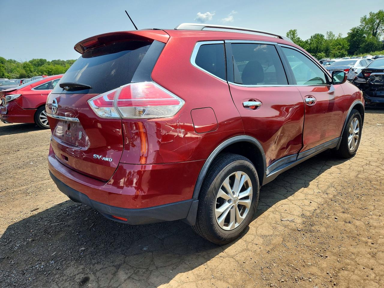 2015 Nissan Rogue Sv Красный vin: 5N1AT2MV7FC893199