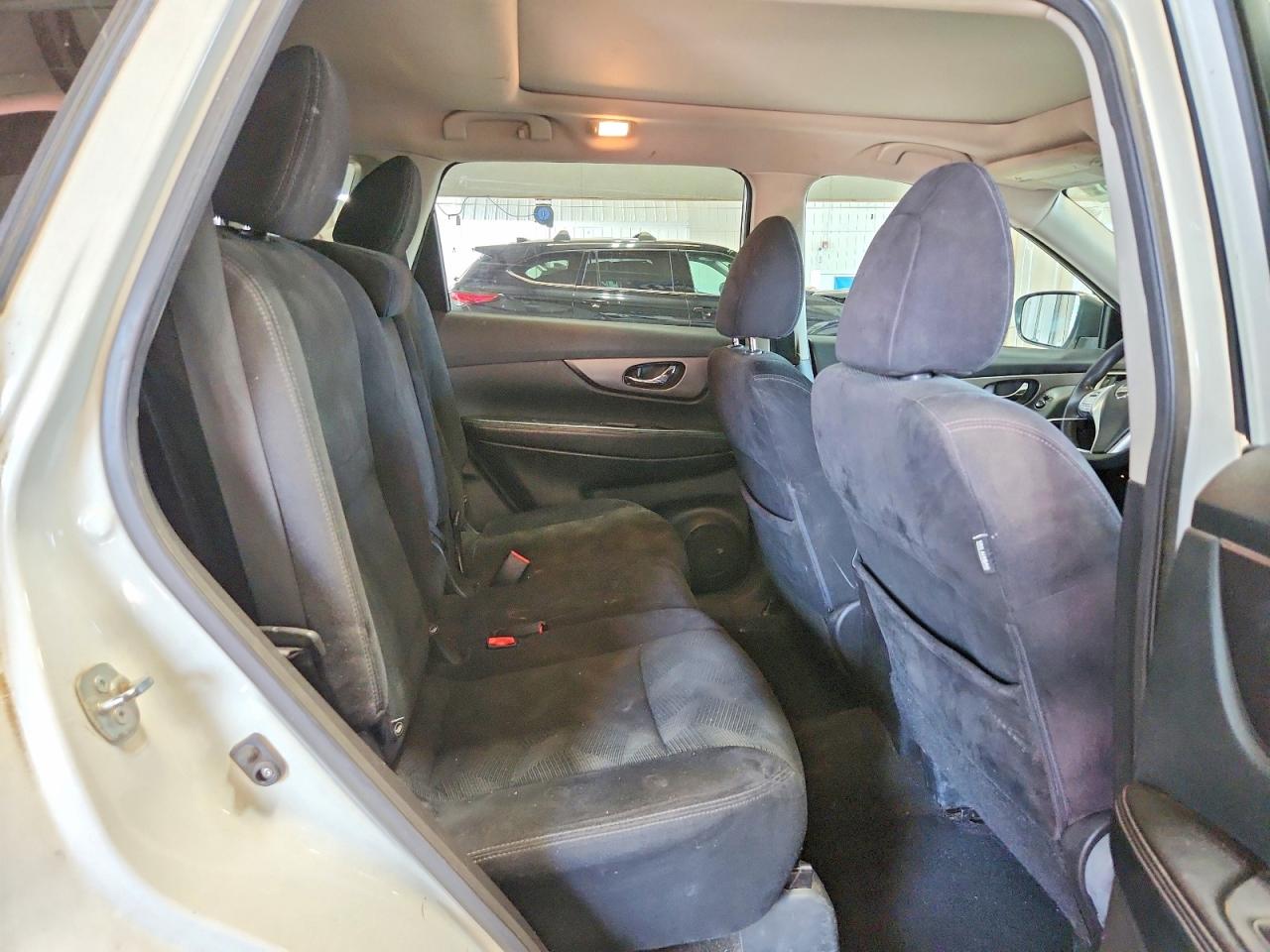 2015 Nissan Rogue Sv White vin: 5N1AT2MV7FC909269
