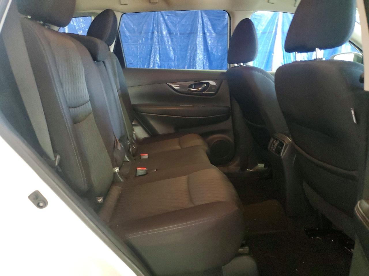 2017 Nissan Rogue White vin: 5N1AT2MV7HC843616