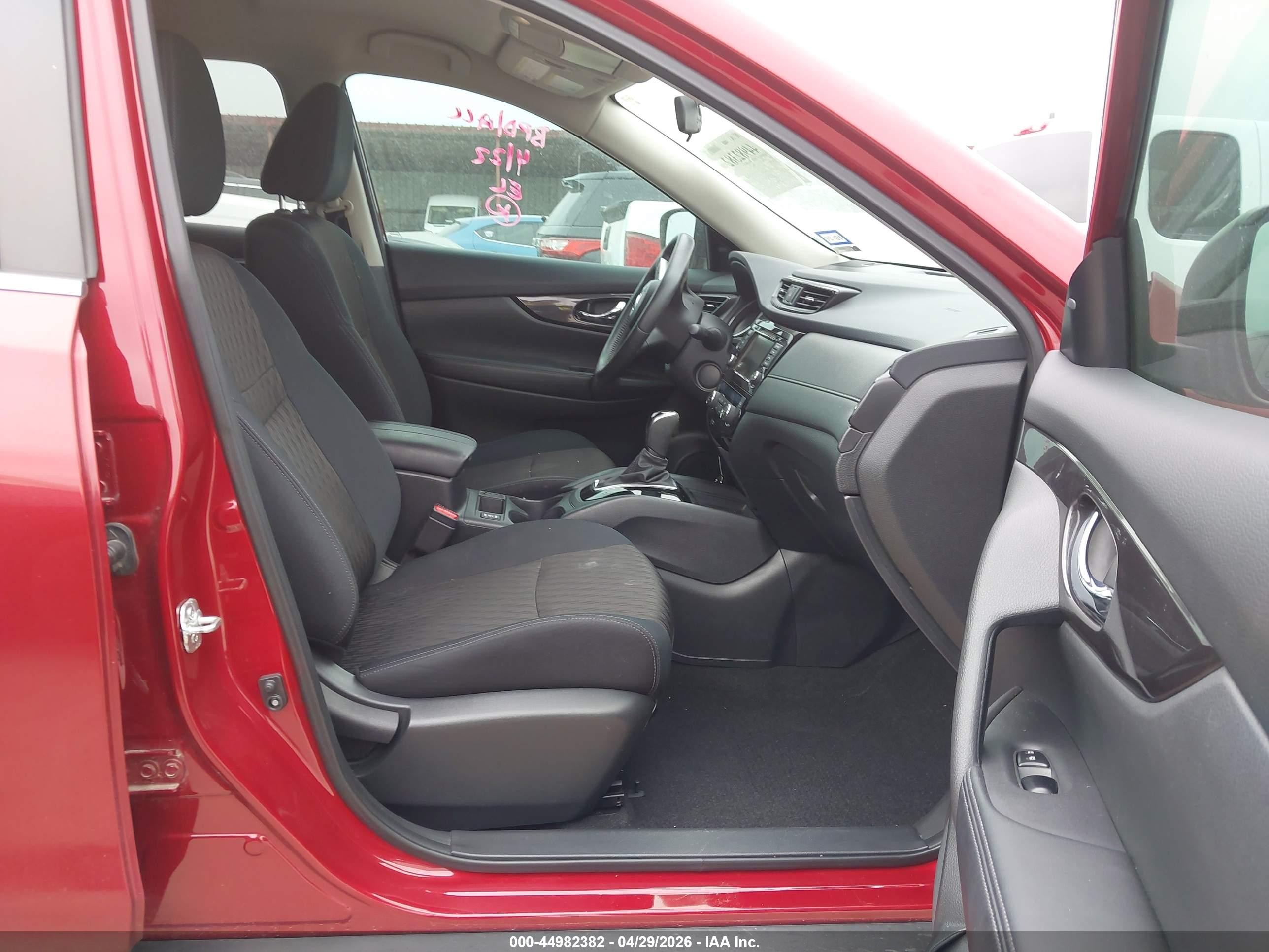 2018 Nissan Rogue Sv Красный vin: 5N1AT2MV7JC762167