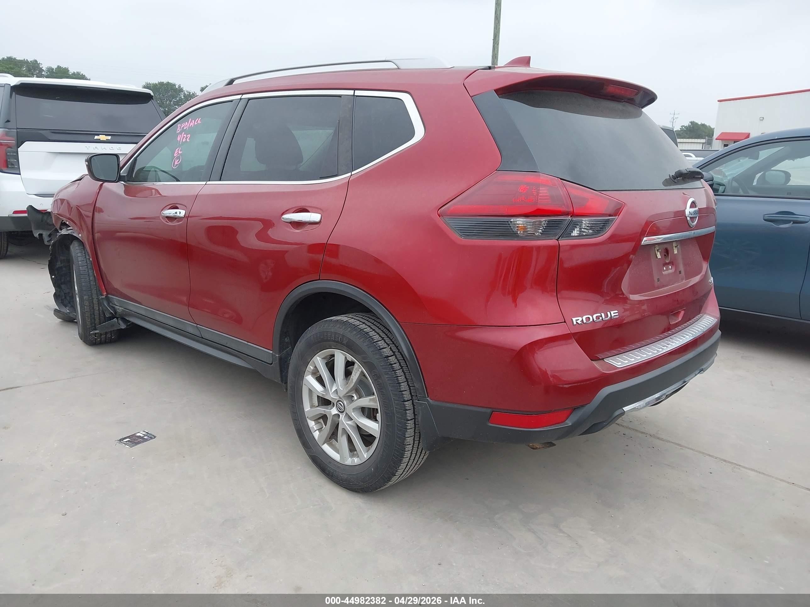 2018 Nissan Rogue Sv Красный vin: 5N1AT2MV7JC762167