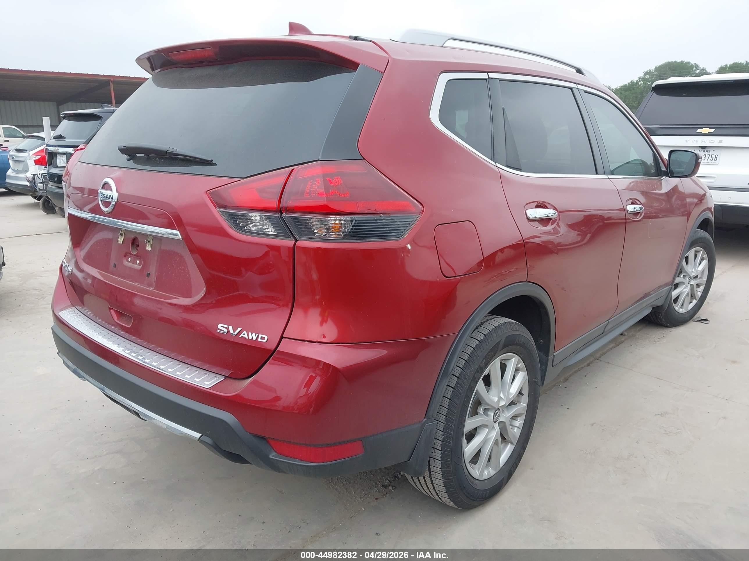 2018 Nissan Rogue Sv Красный vin: 5N1AT2MV7JC762167