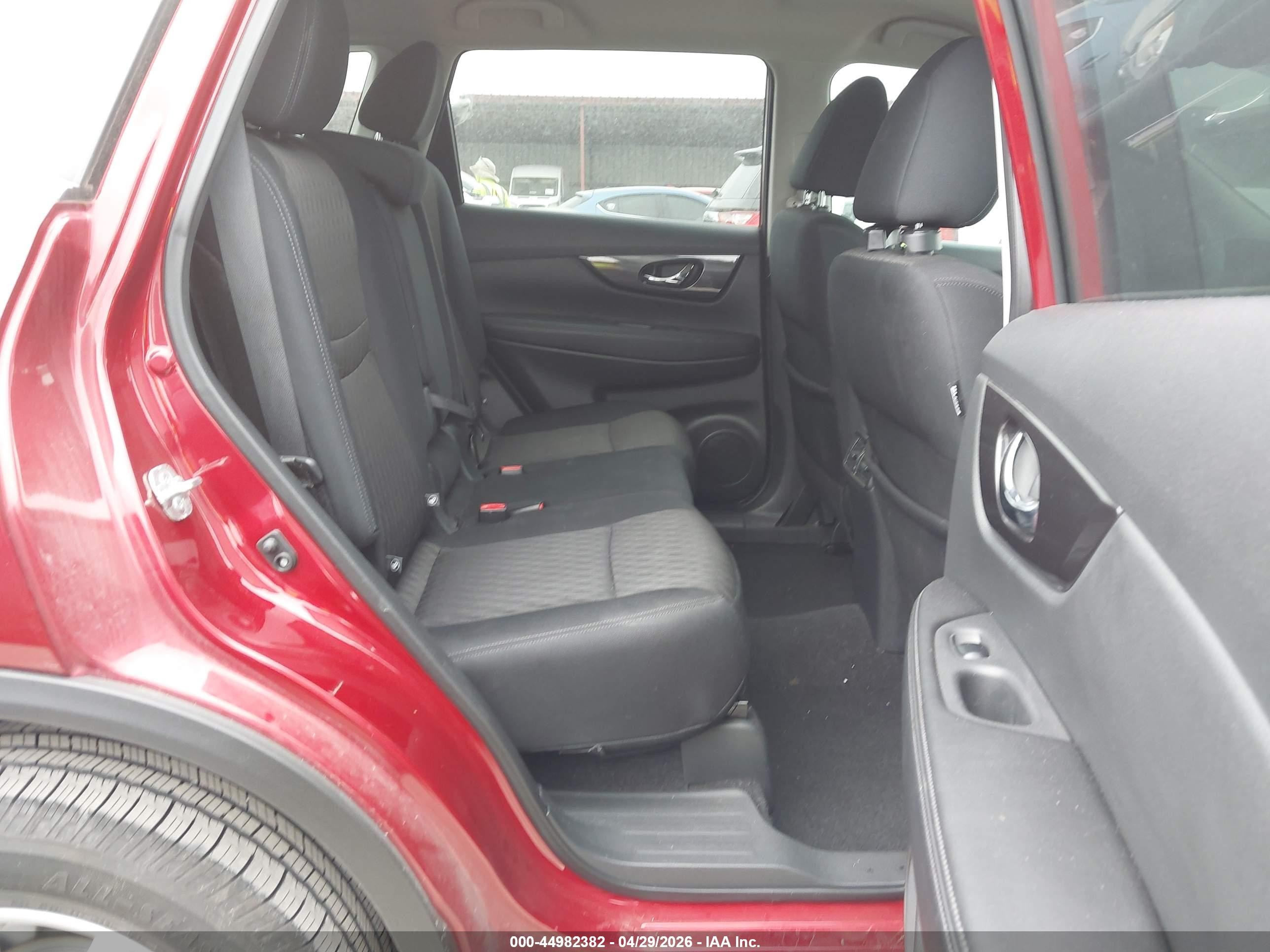 2018 Nissan Rogue Sv Красный vin: 5N1AT2MV7JC762167