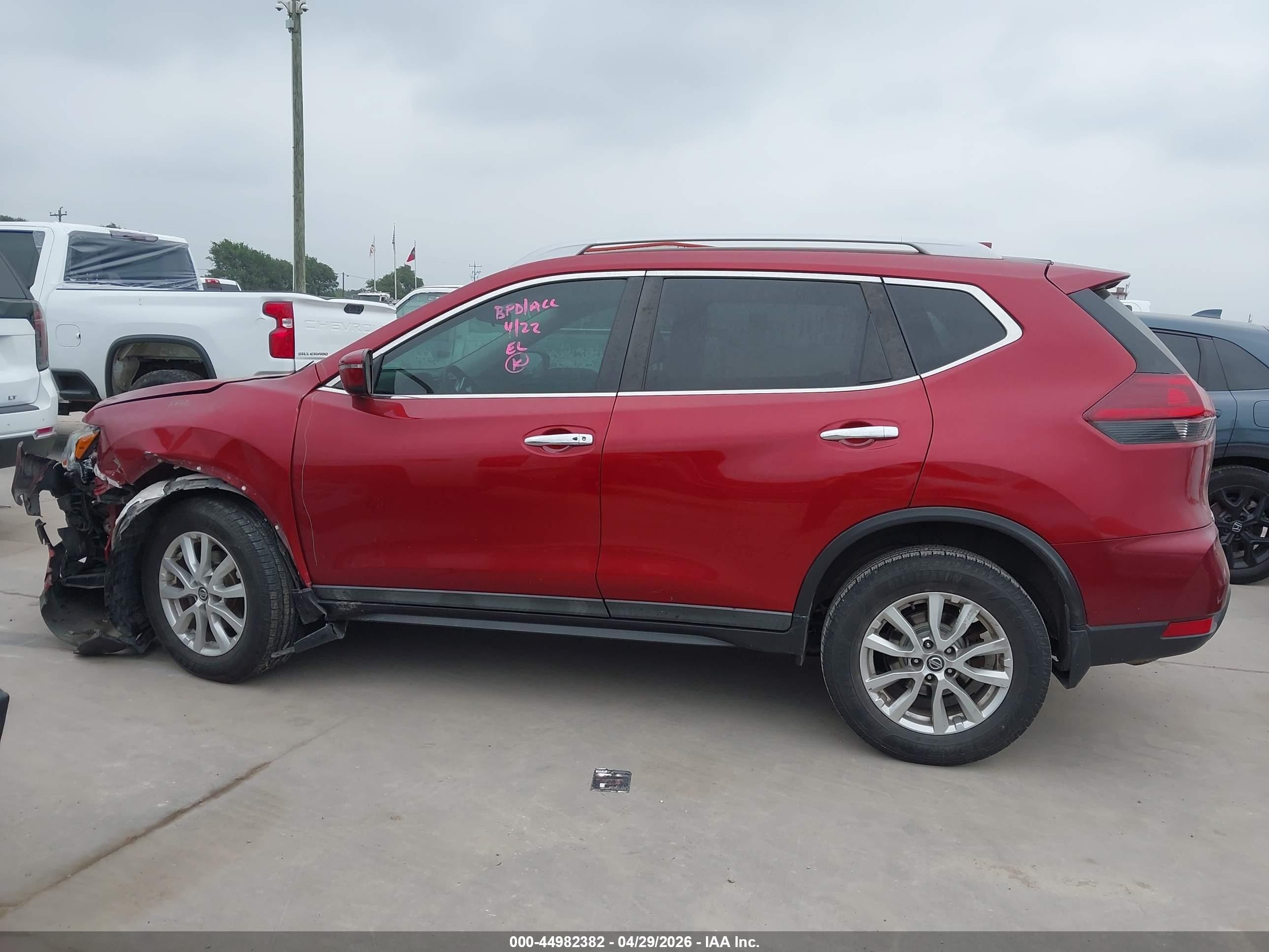 2018 Nissan Rogue Sv Красный vin: 5N1AT2MV7JC762167