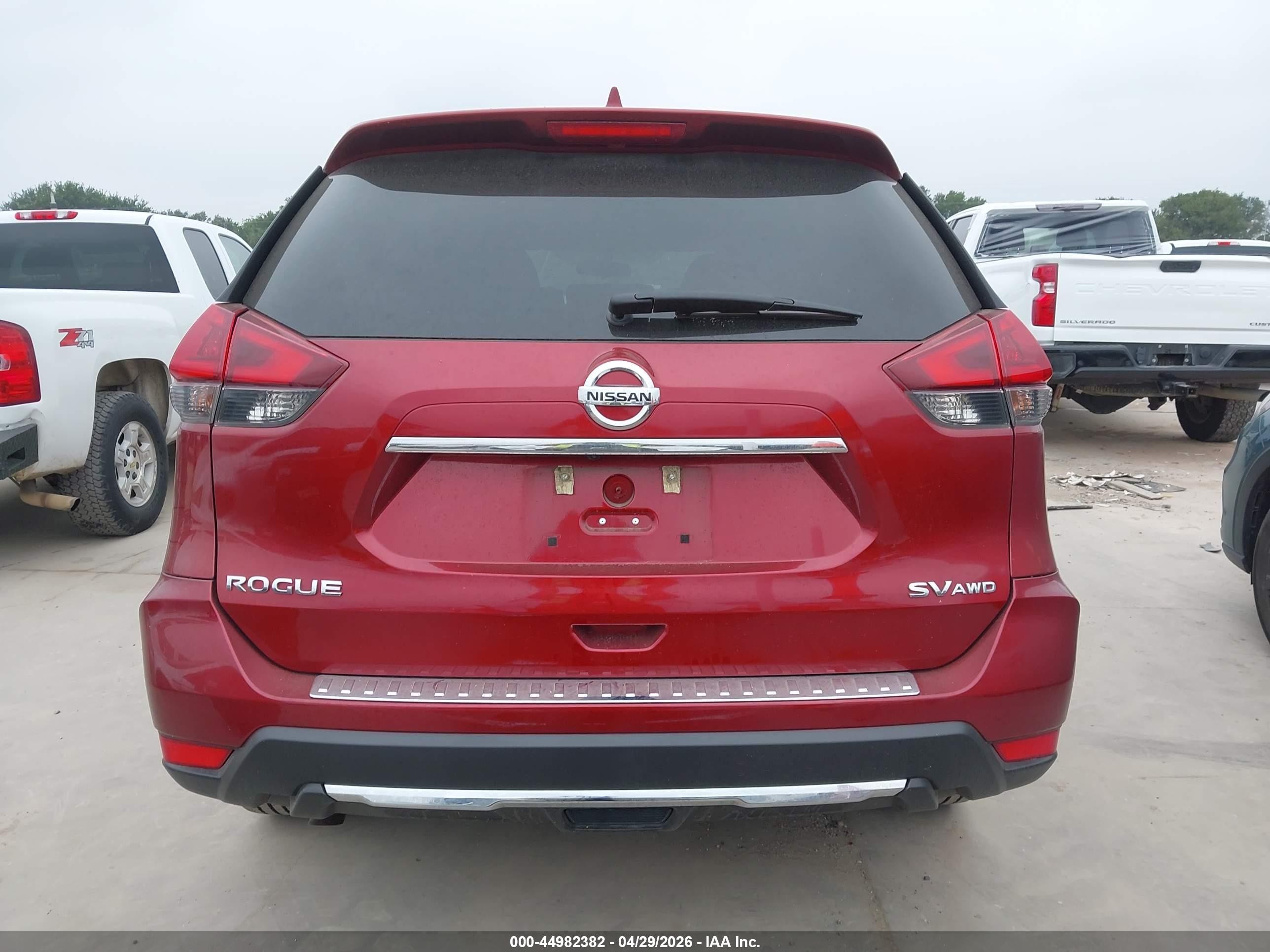2018 Nissan Rogue Sv Красный vin: 5N1AT2MV7JC762167