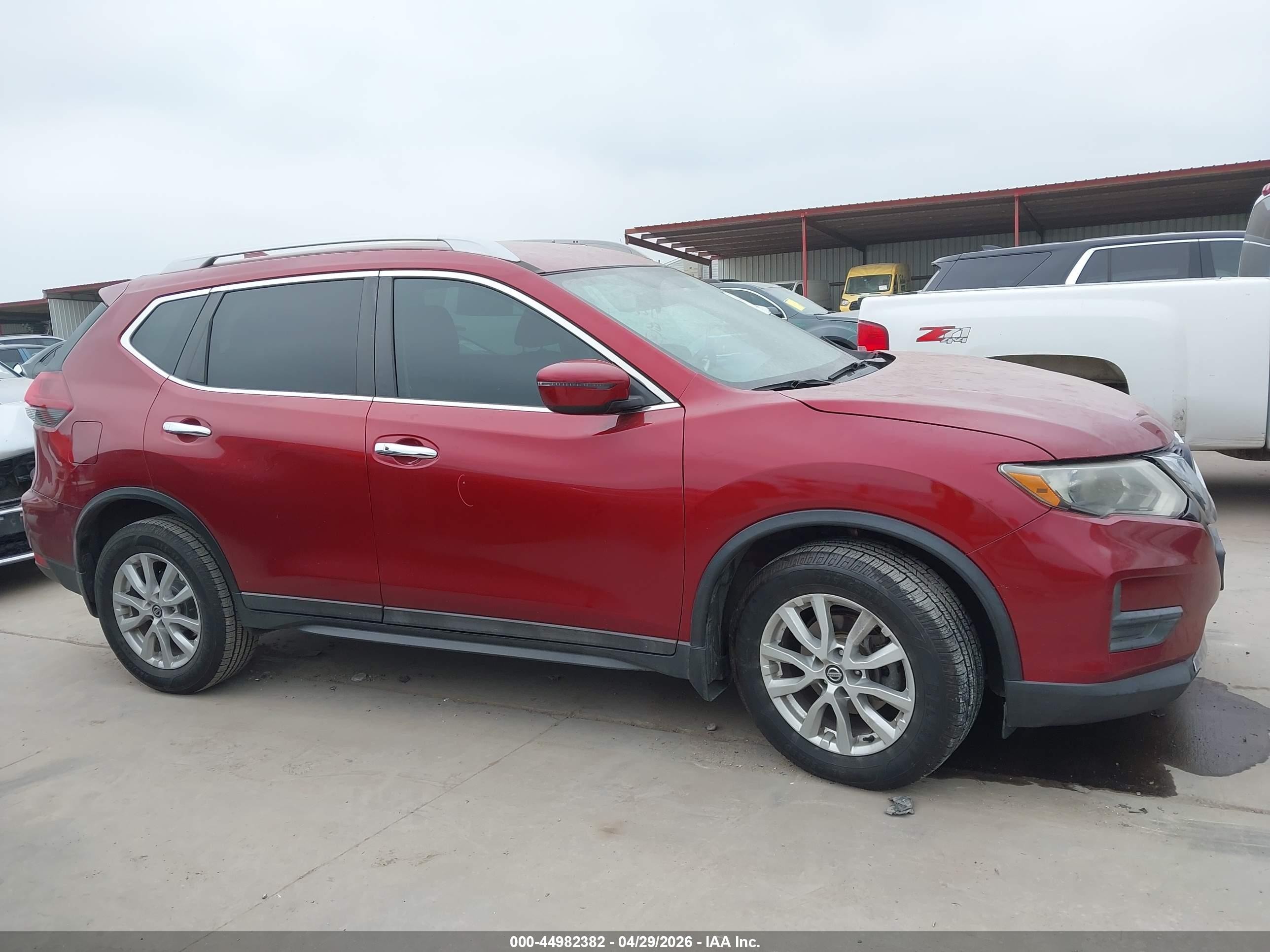 2018 Nissan Rogue Sv Красный vin: 5N1AT2MV7JC762167