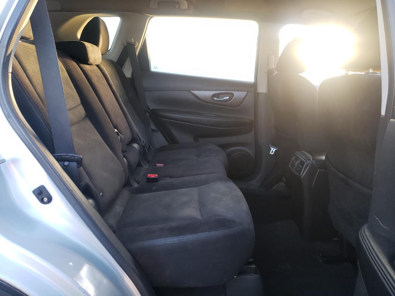 2014 Nissan Rogue S Silver vin: 5N1AT2MV8EC772311