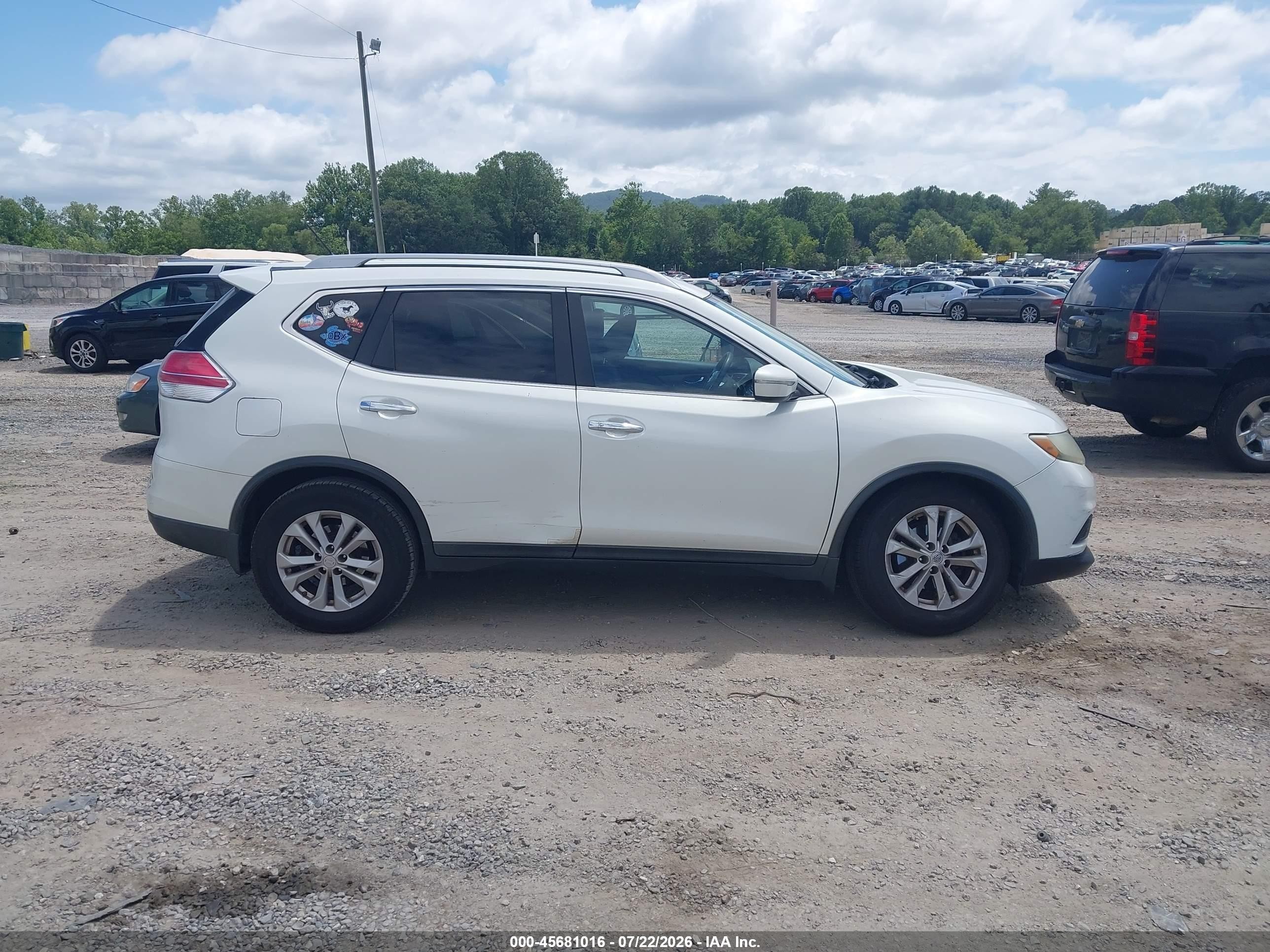 2014 Nissan Rogue Sv White vin: 5N1AT2MV8EC786645