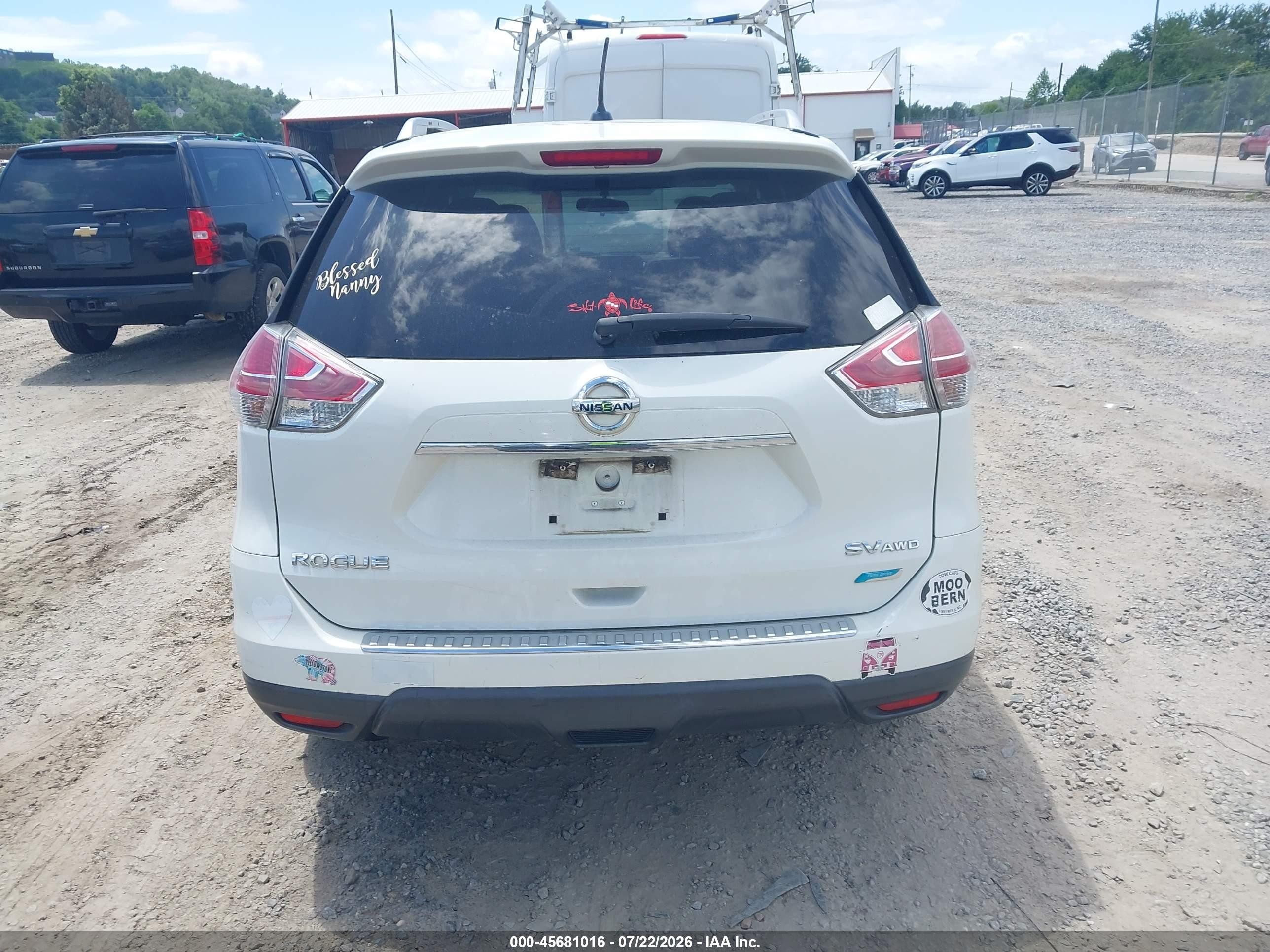 2014 Nissan Rogue Sv White vin: 5N1AT2MV8EC786645