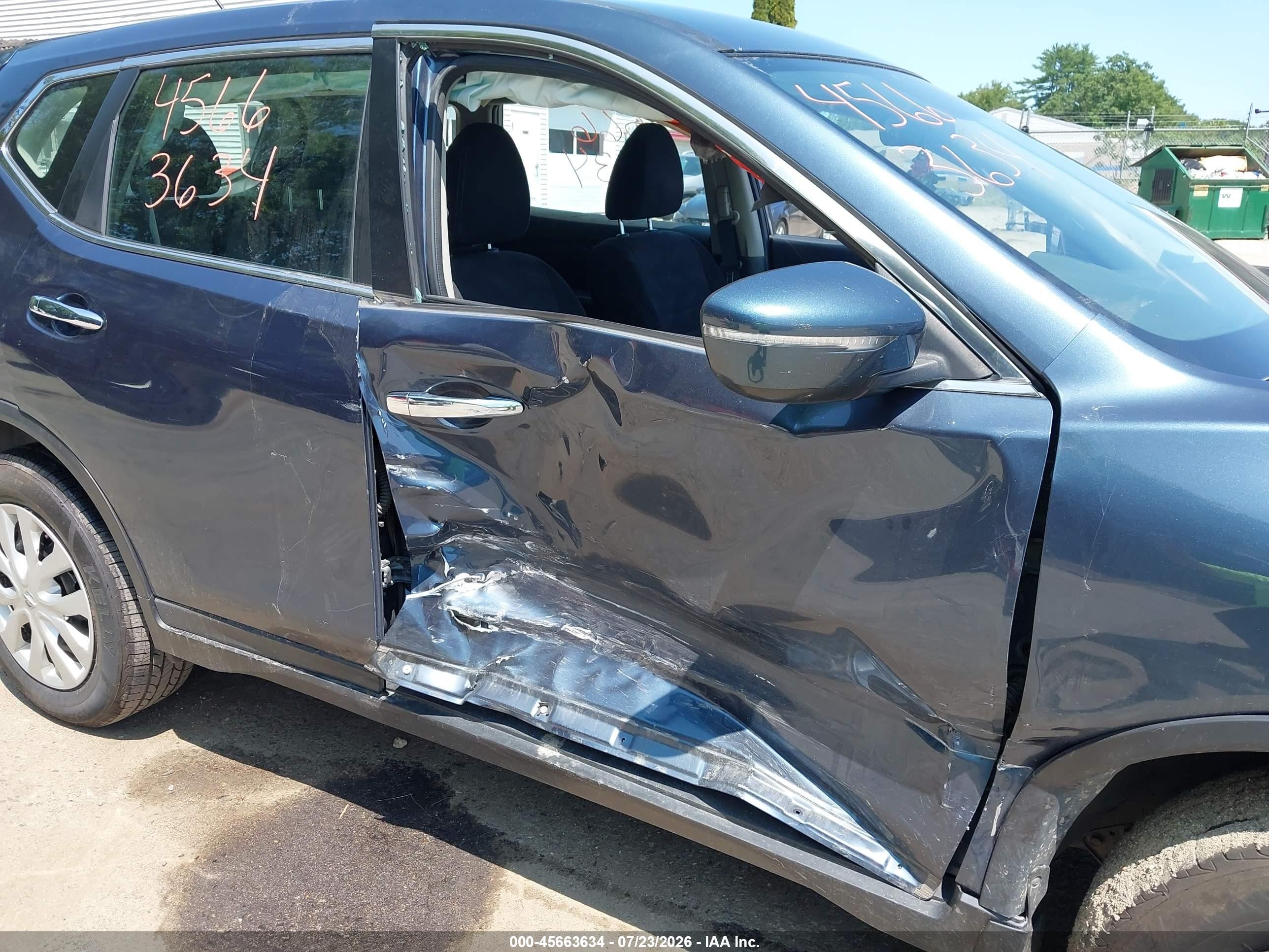 2014 Nissan Rogue S Blue vin: 5N1AT2MV8EC798858