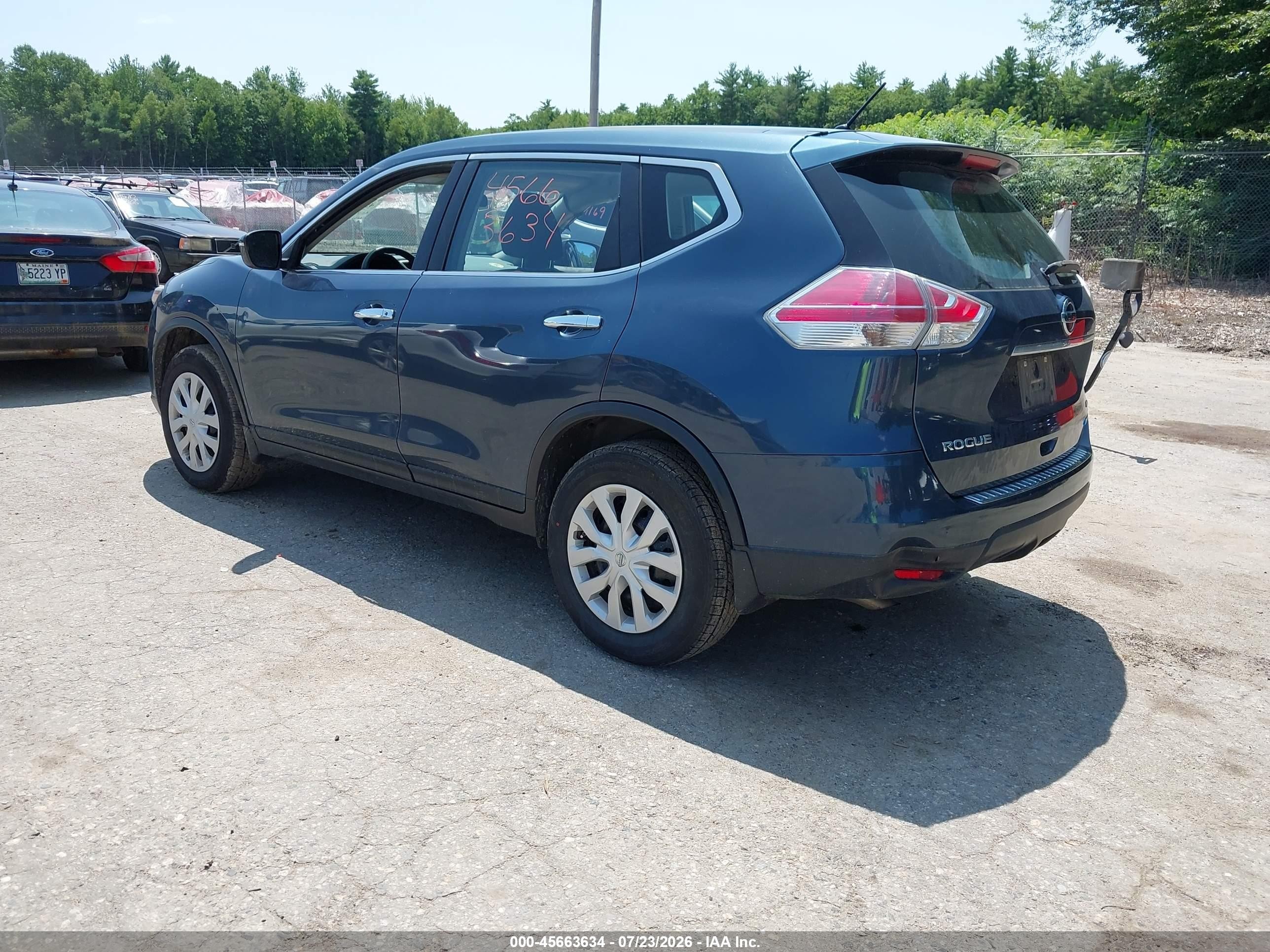 2014 Nissan Rogue S Blue vin: 5N1AT2MV8EC798858