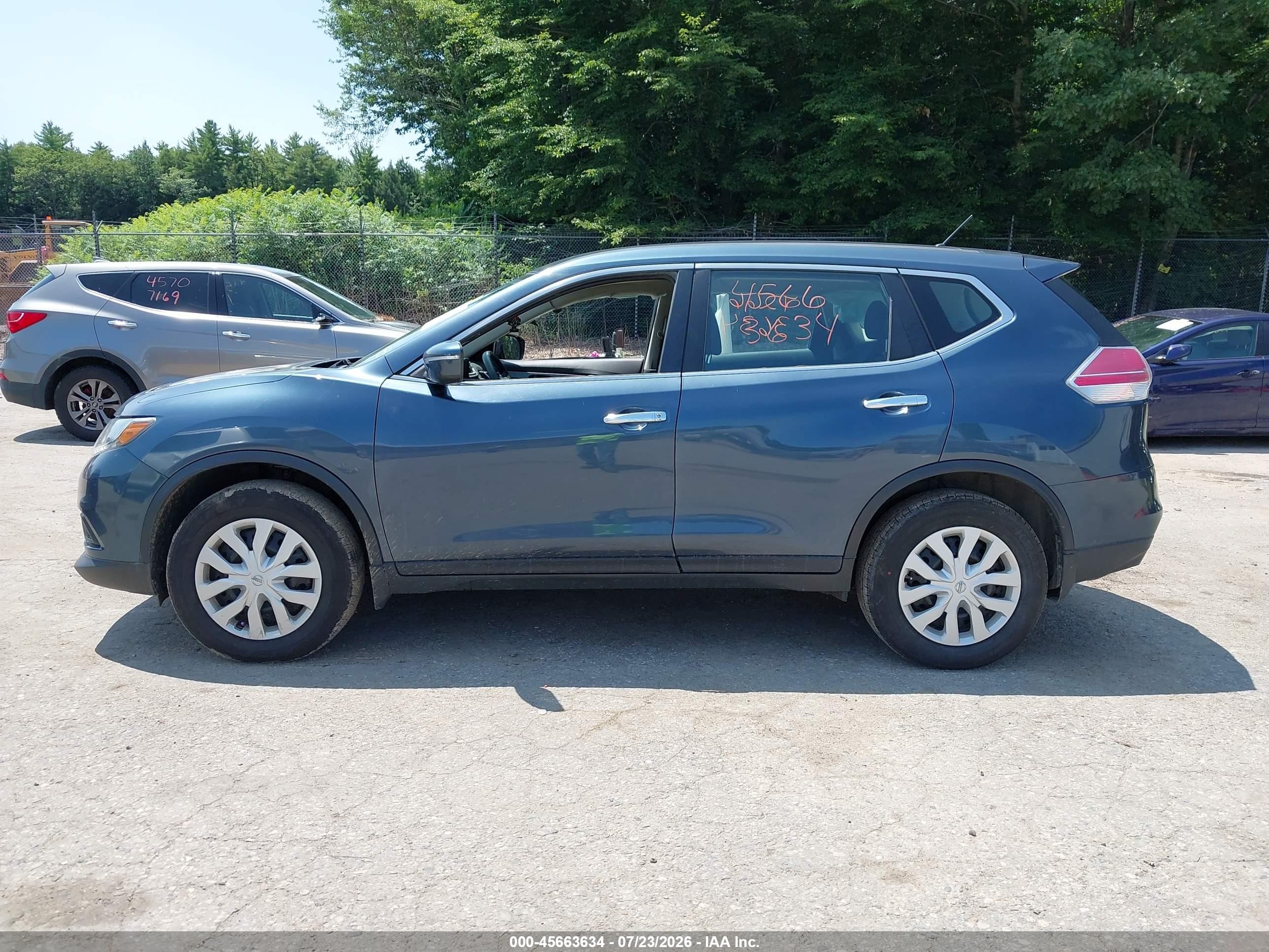 2014 Nissan Rogue S Blue vin: 5N1AT2MV8EC798858