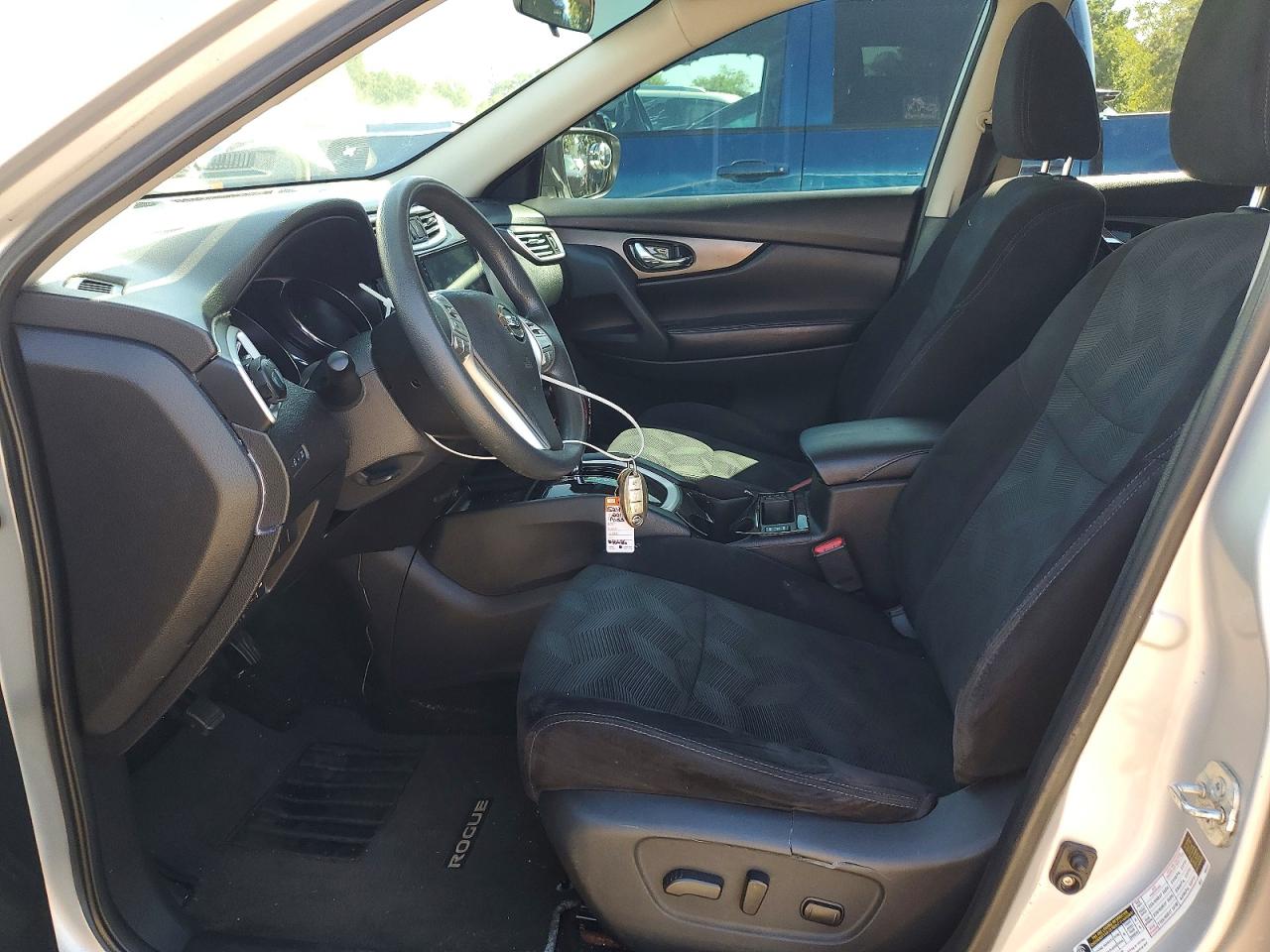 2014 Nissan Rogue S Silver vin: 5N1AT2MV8EC840686