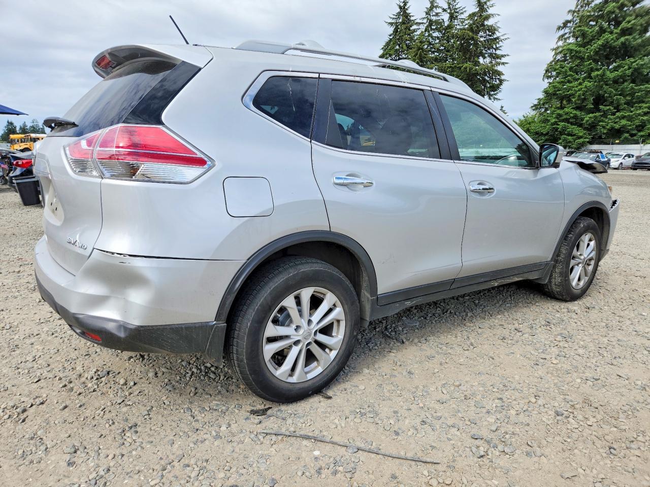 2015 Nissan Rogue Sv Silver vin: 5N1AT2MV8FC773170