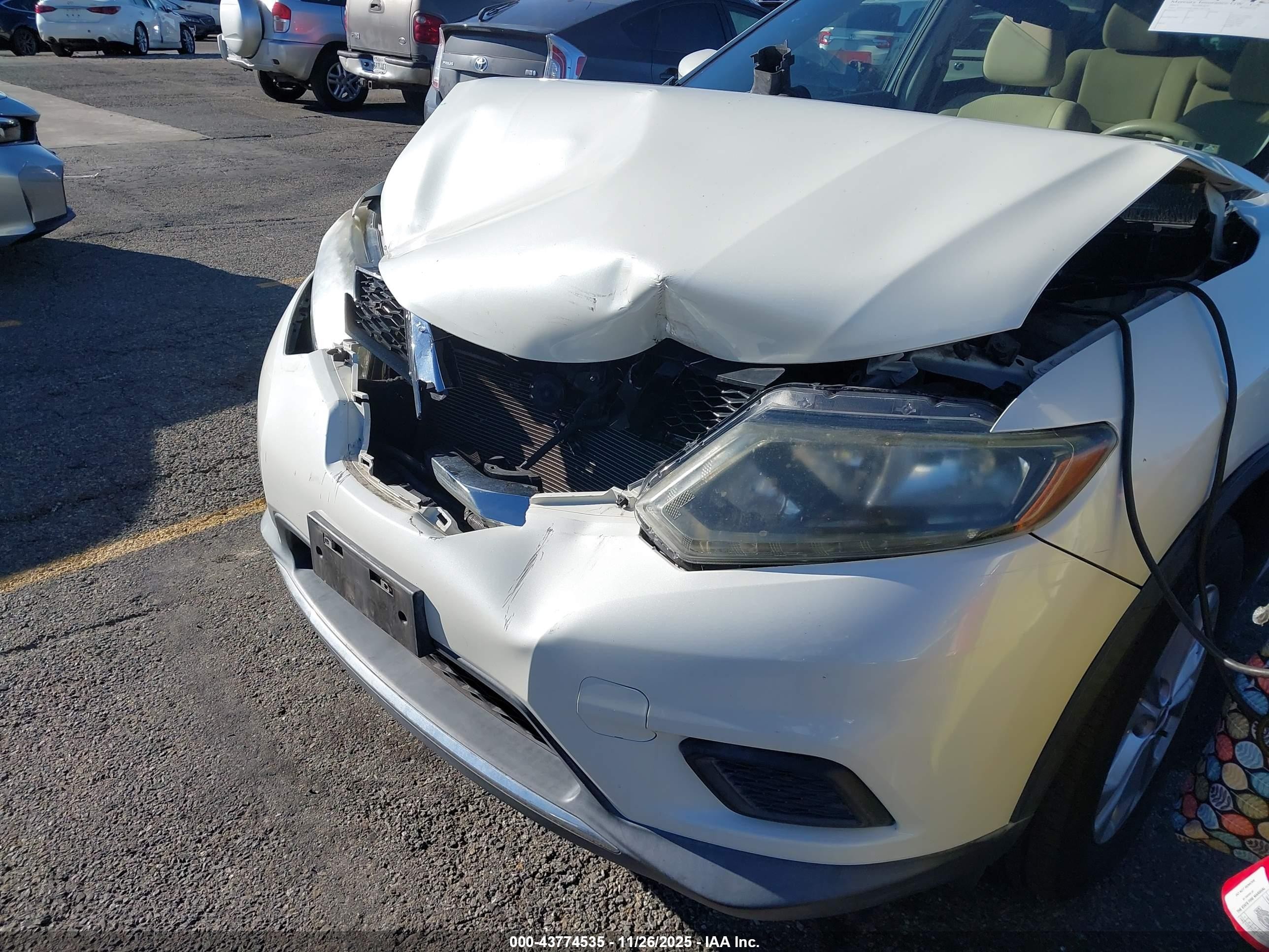 2015 Nissan Rogue Sv White vin: 5N1AT2MV8FC781558
