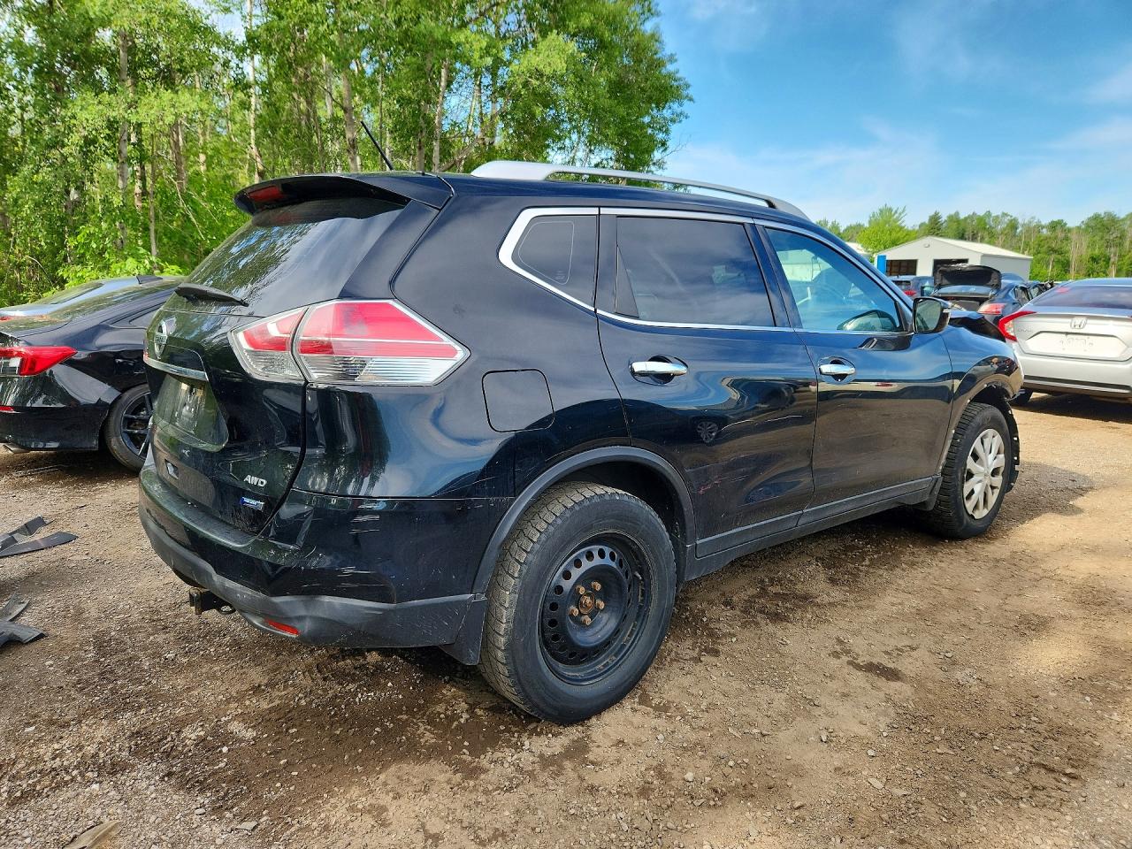 2015 Nissan Rogue S Черный vin: 5N1AT2MV8FC820522
