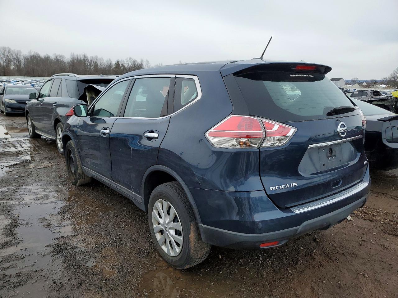 2015 Nissan Rogue S Blue vin: 5N1AT2MV8FC841760