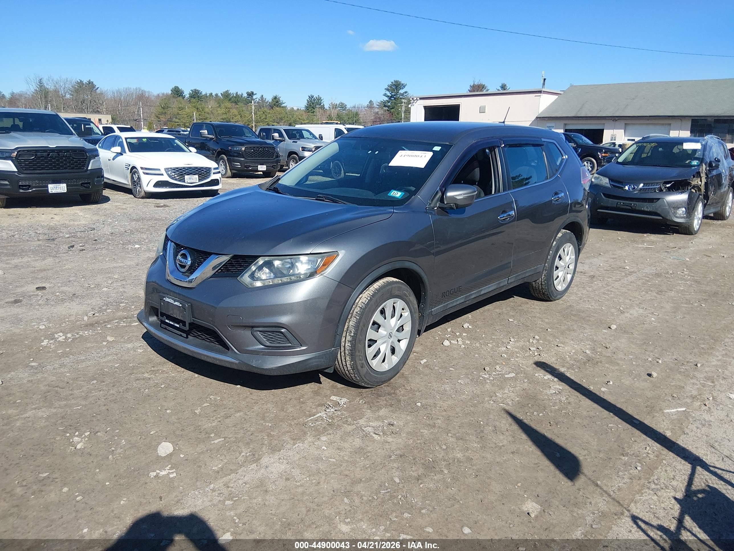 2015 Nissan Rogue S Серый vin: 5N1AT2MV8FC851110