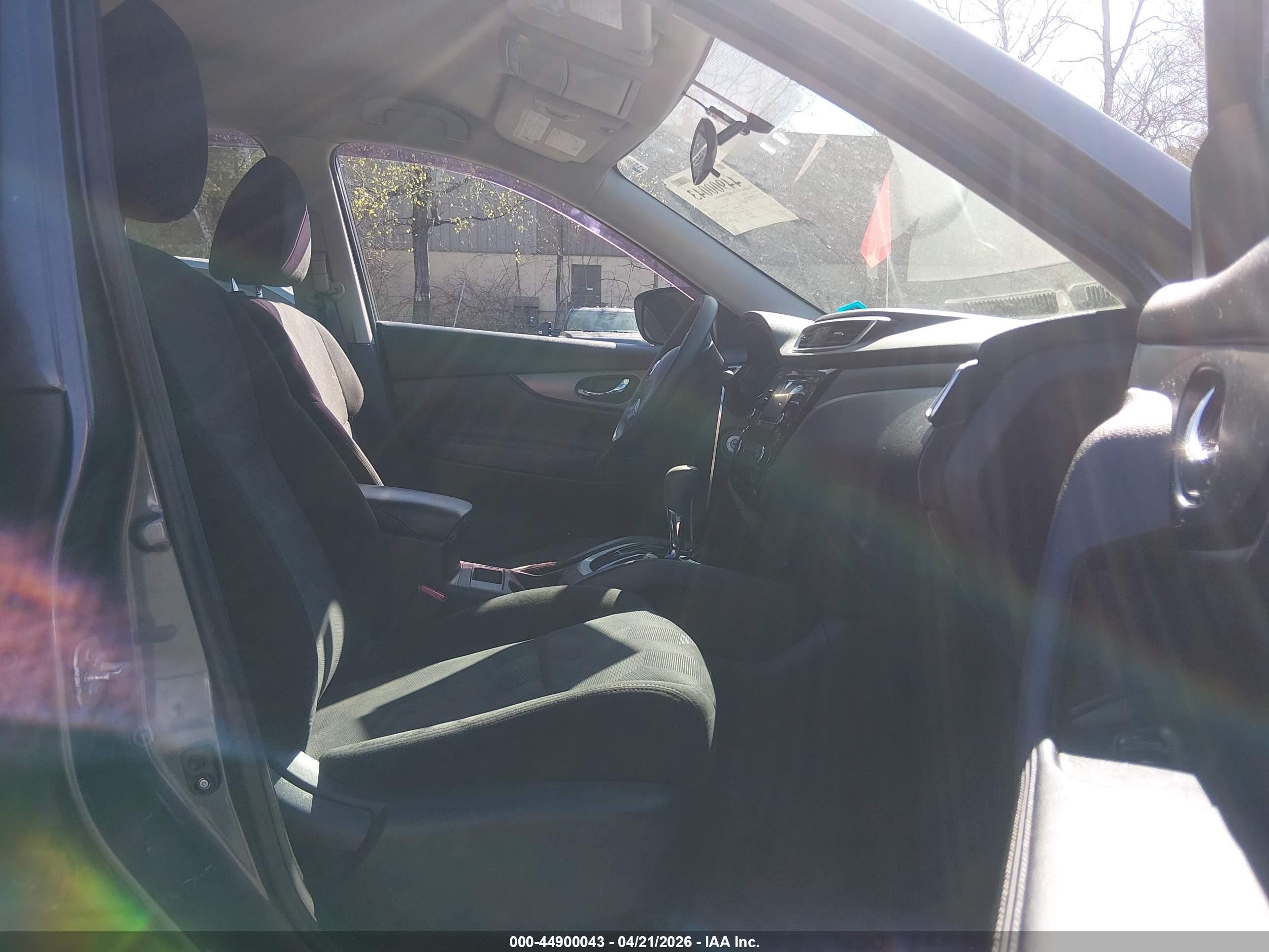2015 Nissan Rogue S Серый vin: 5N1AT2MV8FC851110