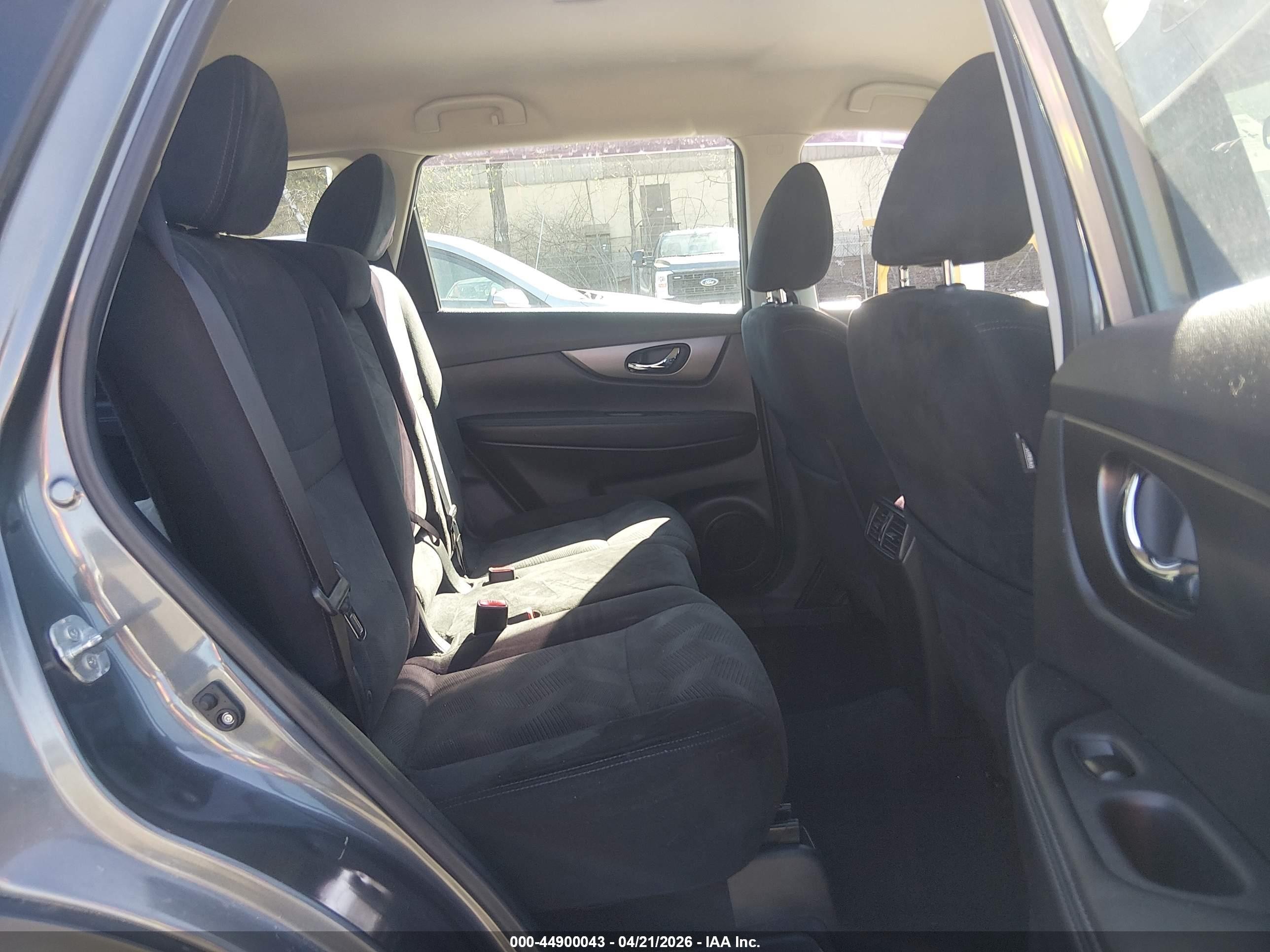 2015 Nissan Rogue S Серый vin: 5N1AT2MV8FC851110