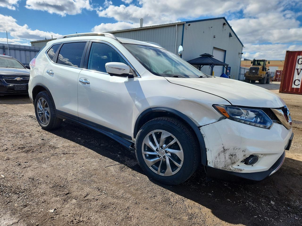 2015 Nissan Rogue S White vin: 5N1AT2MV8FC920586