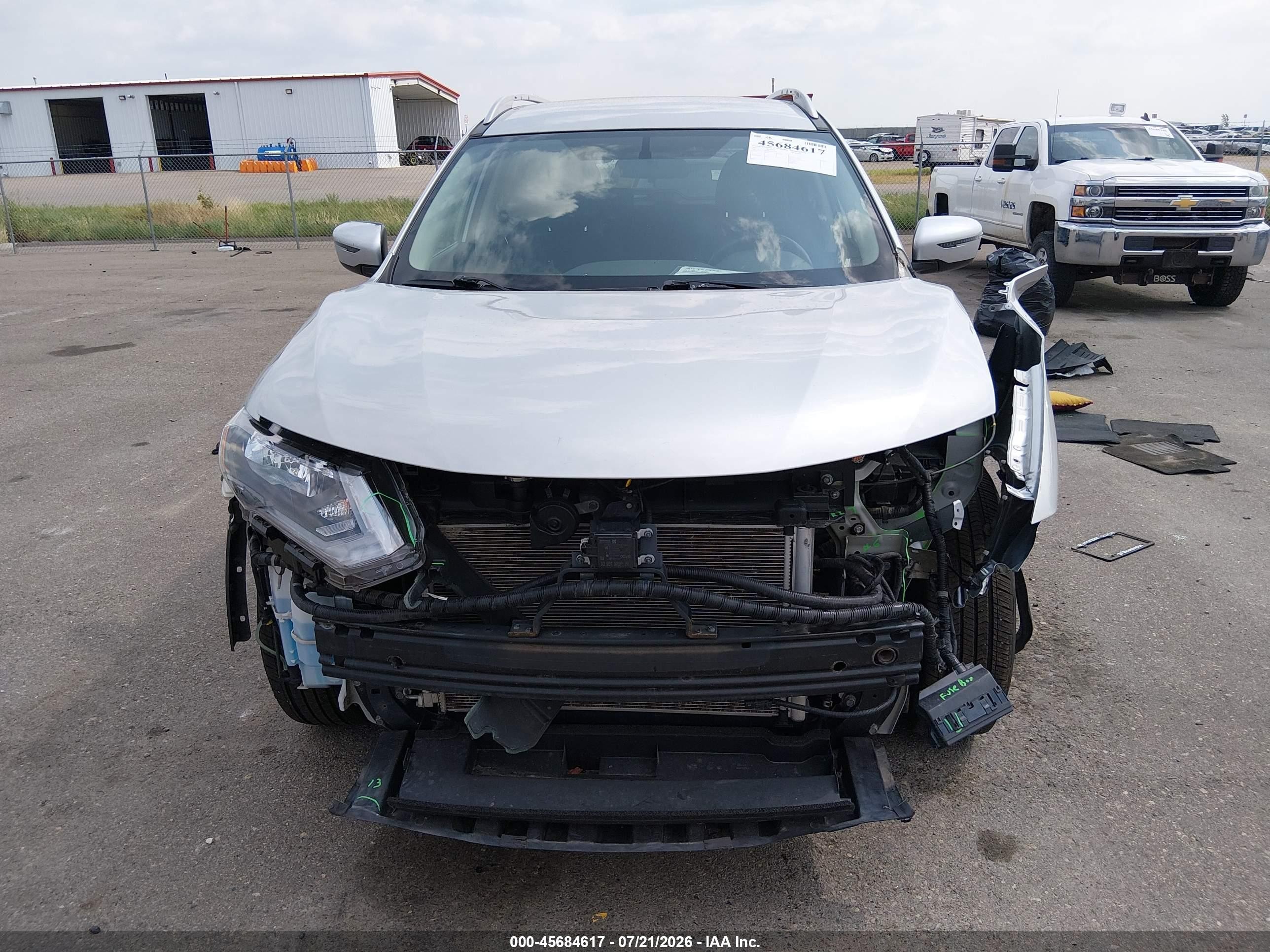 2017 Nissan Rogue Sv Silver vin: 5N1AT2MV8HC853409