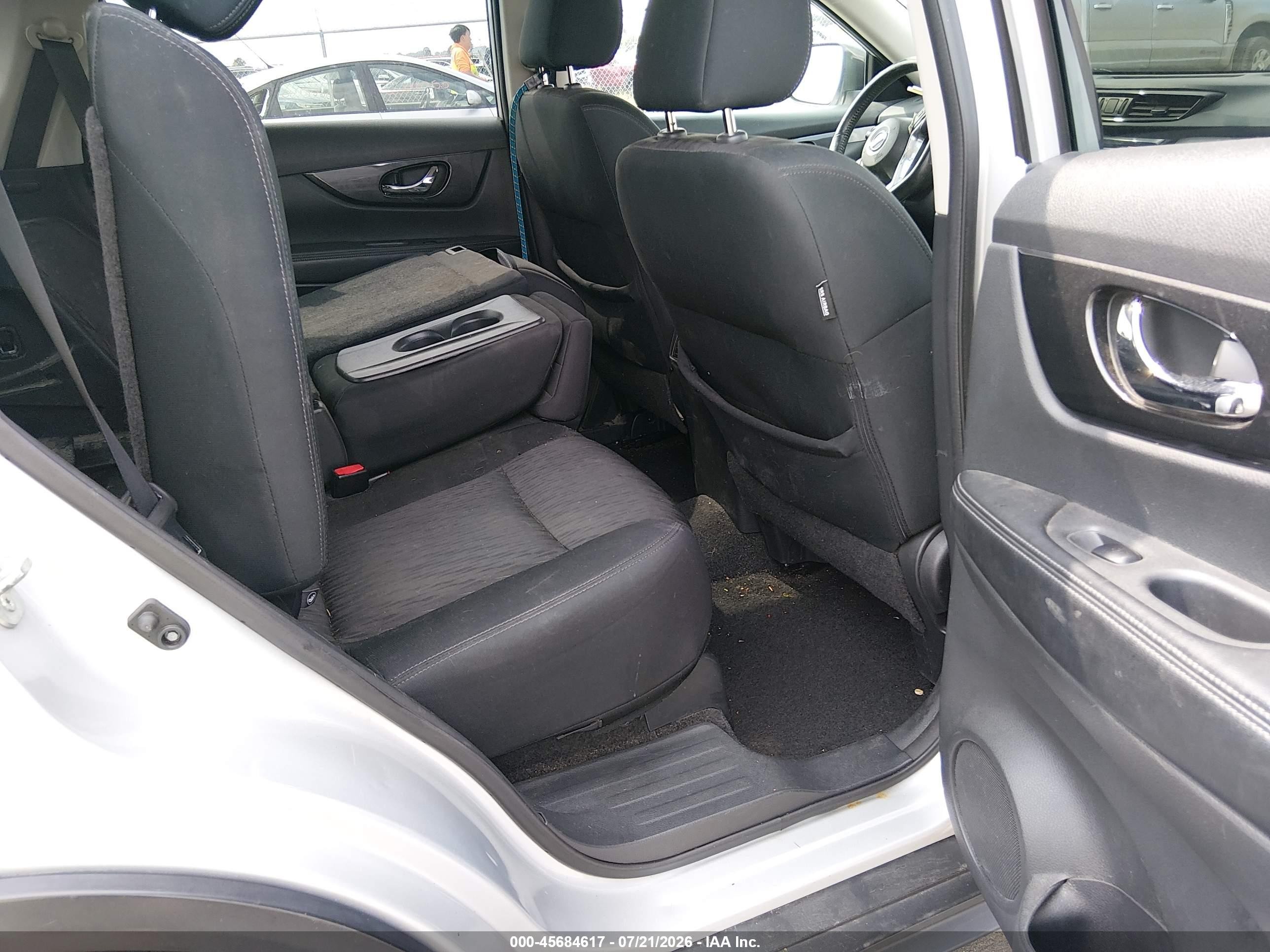 2017 Nissan Rogue Sv Silver vin: 5N1AT2MV8HC853409