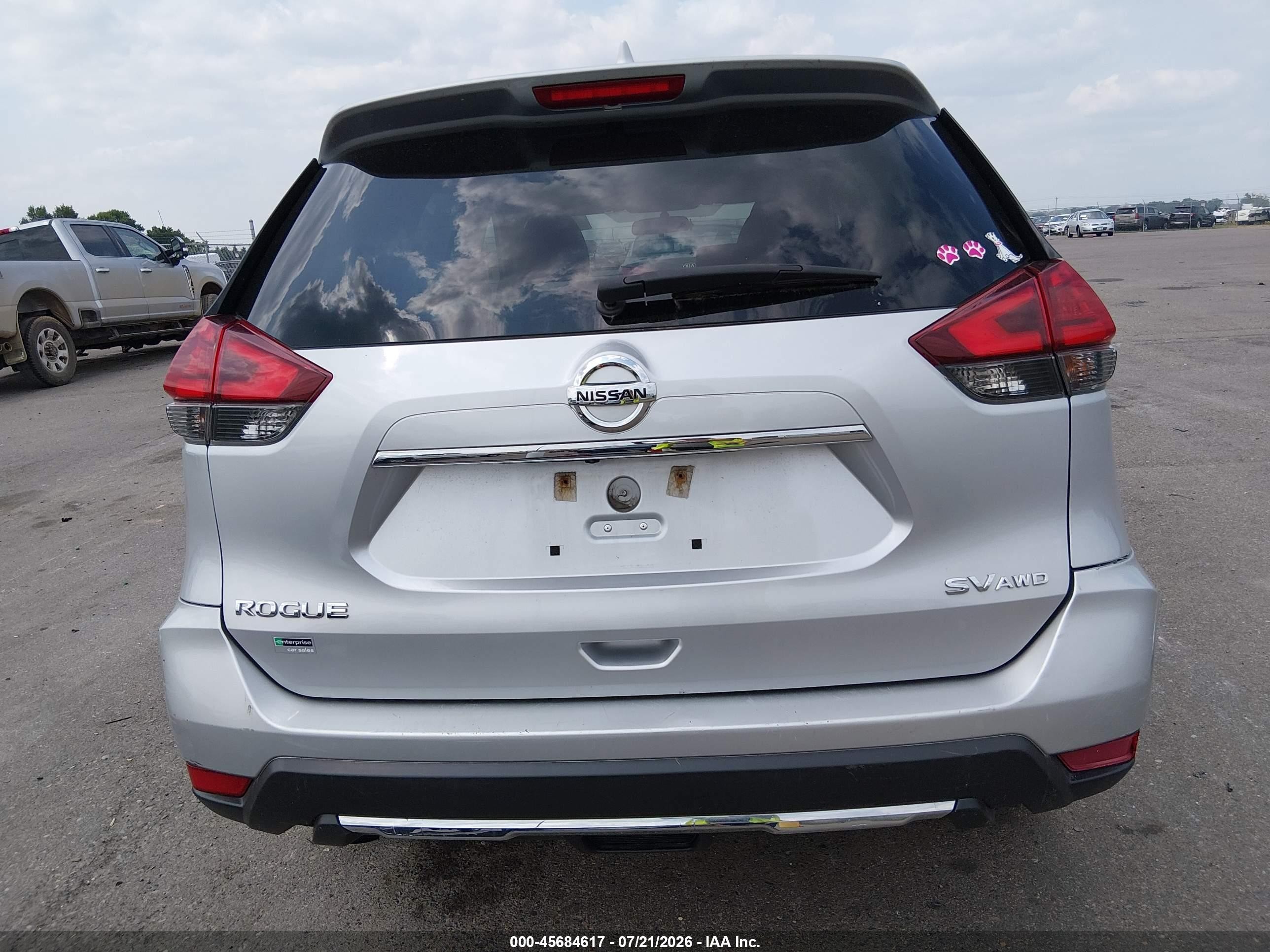 2017 Nissan Rogue Sv Silver vin: 5N1AT2MV8HC853409