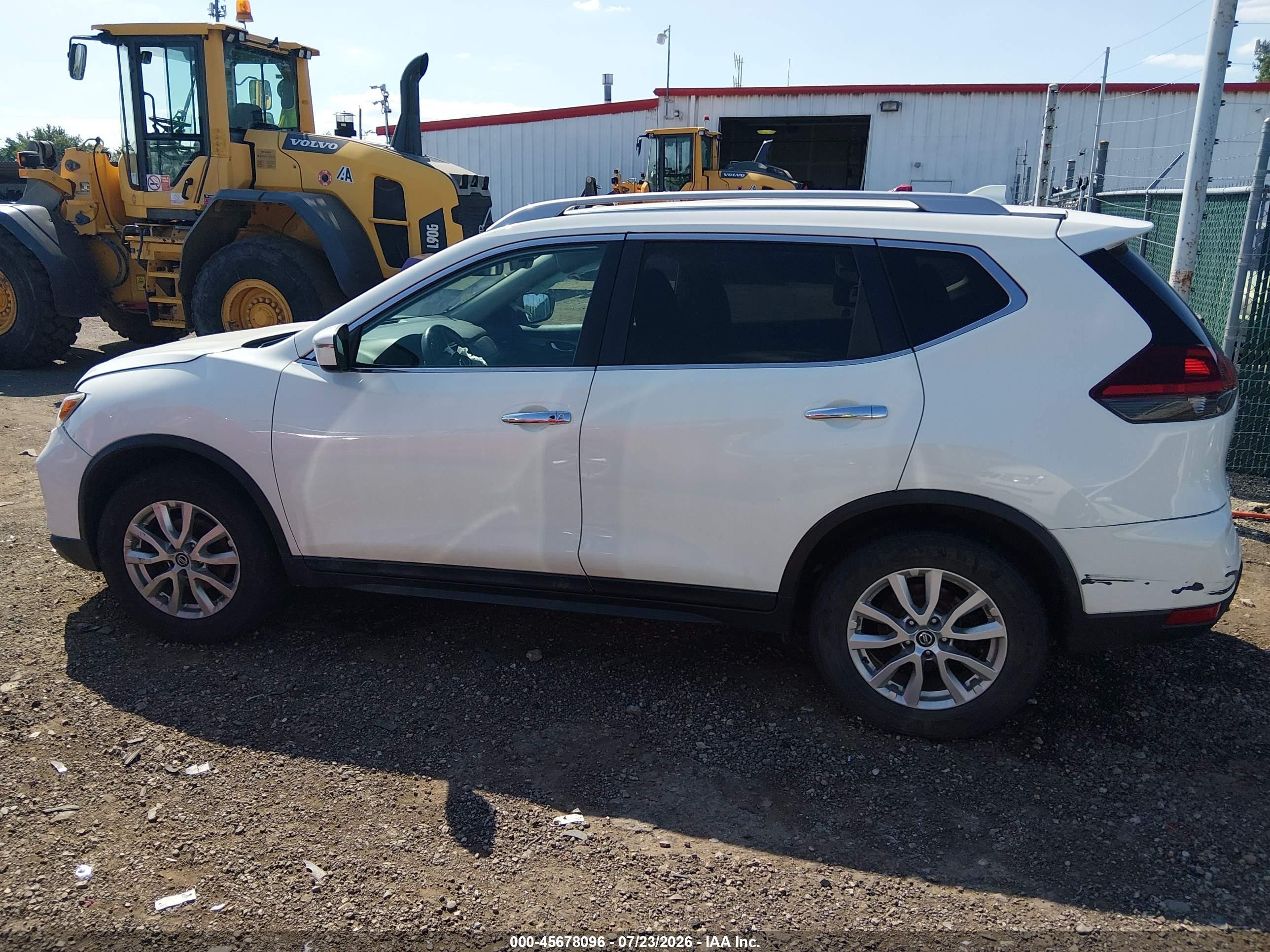 2018 Nissan Rogue Sv Белый vin: 5N1AT2MV8JC780807