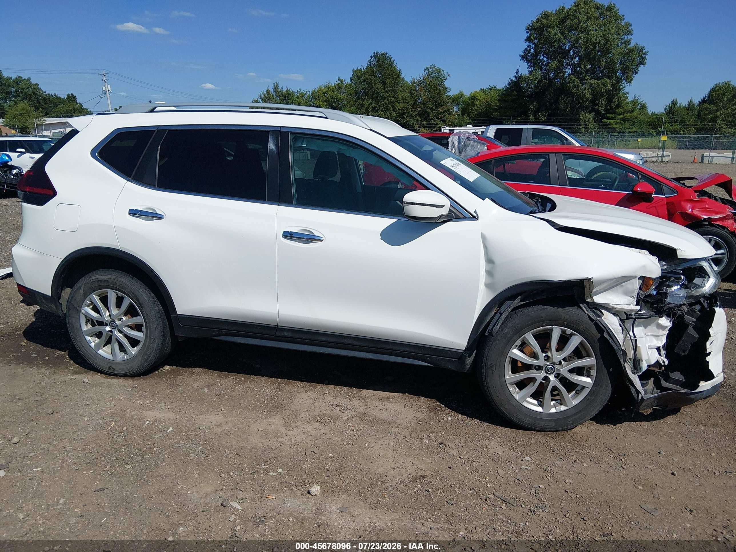 2018 Nissan Rogue Sv Белый vin: 5N1AT2MV8JC780807