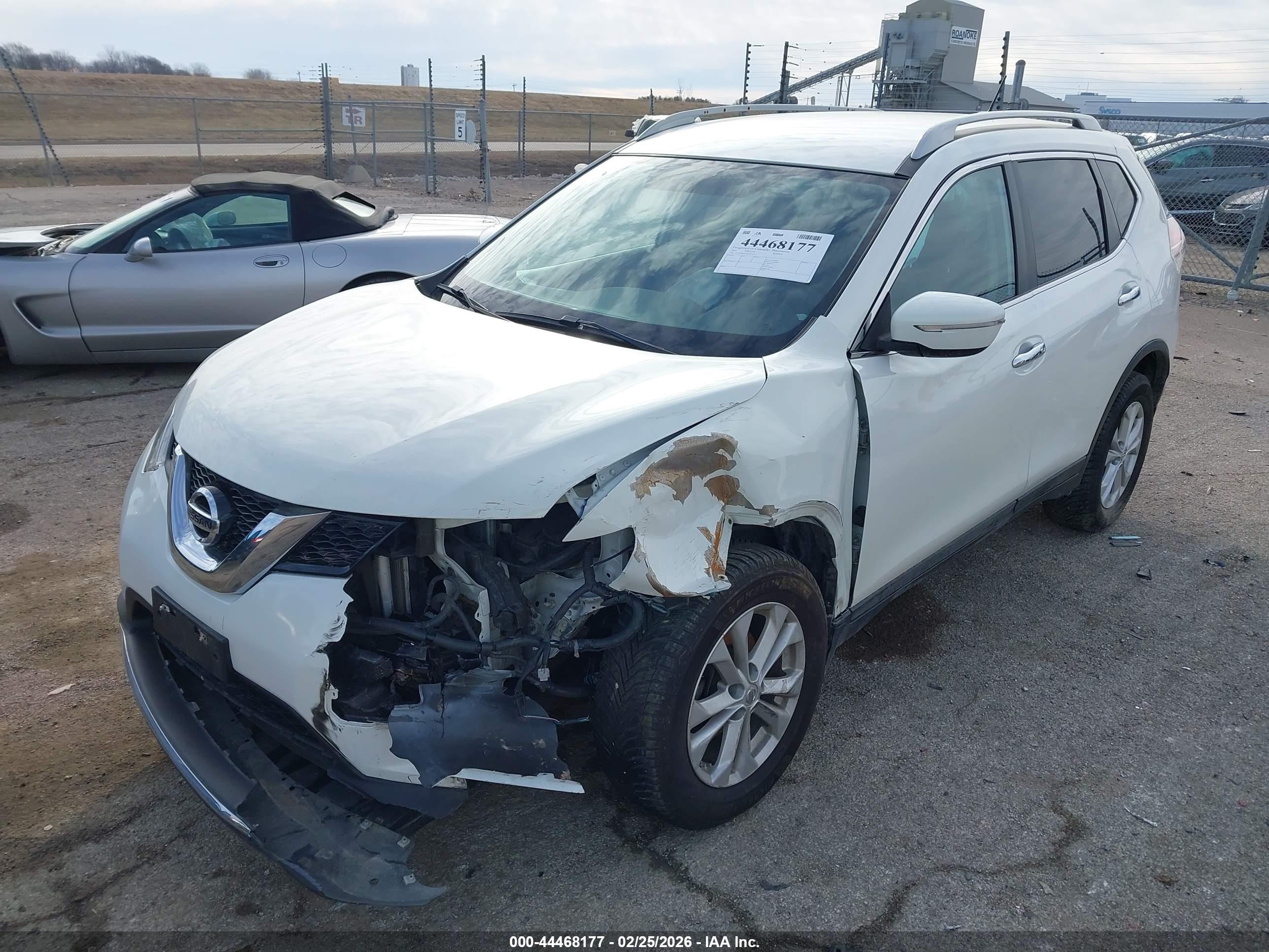 2014 Nissan Rogue Sv Белый vin: 5N1AT2MV9EC755775
