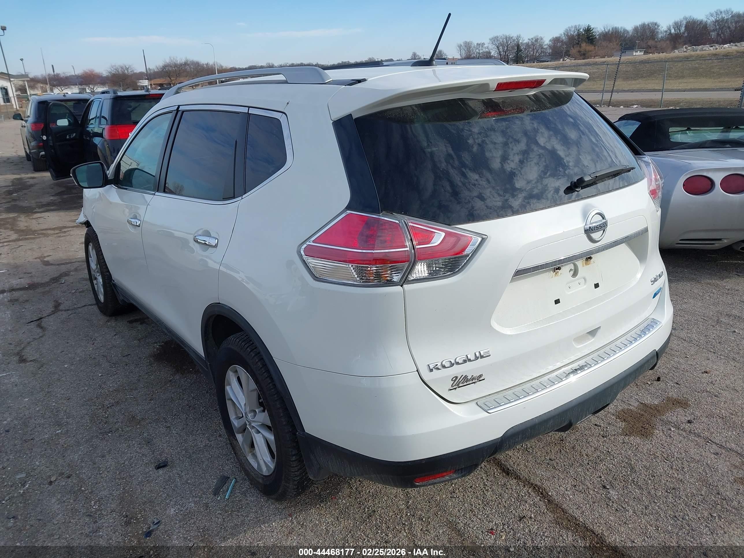 2014 Nissan Rogue Sv Белый vin: 5N1AT2MV9EC755775
