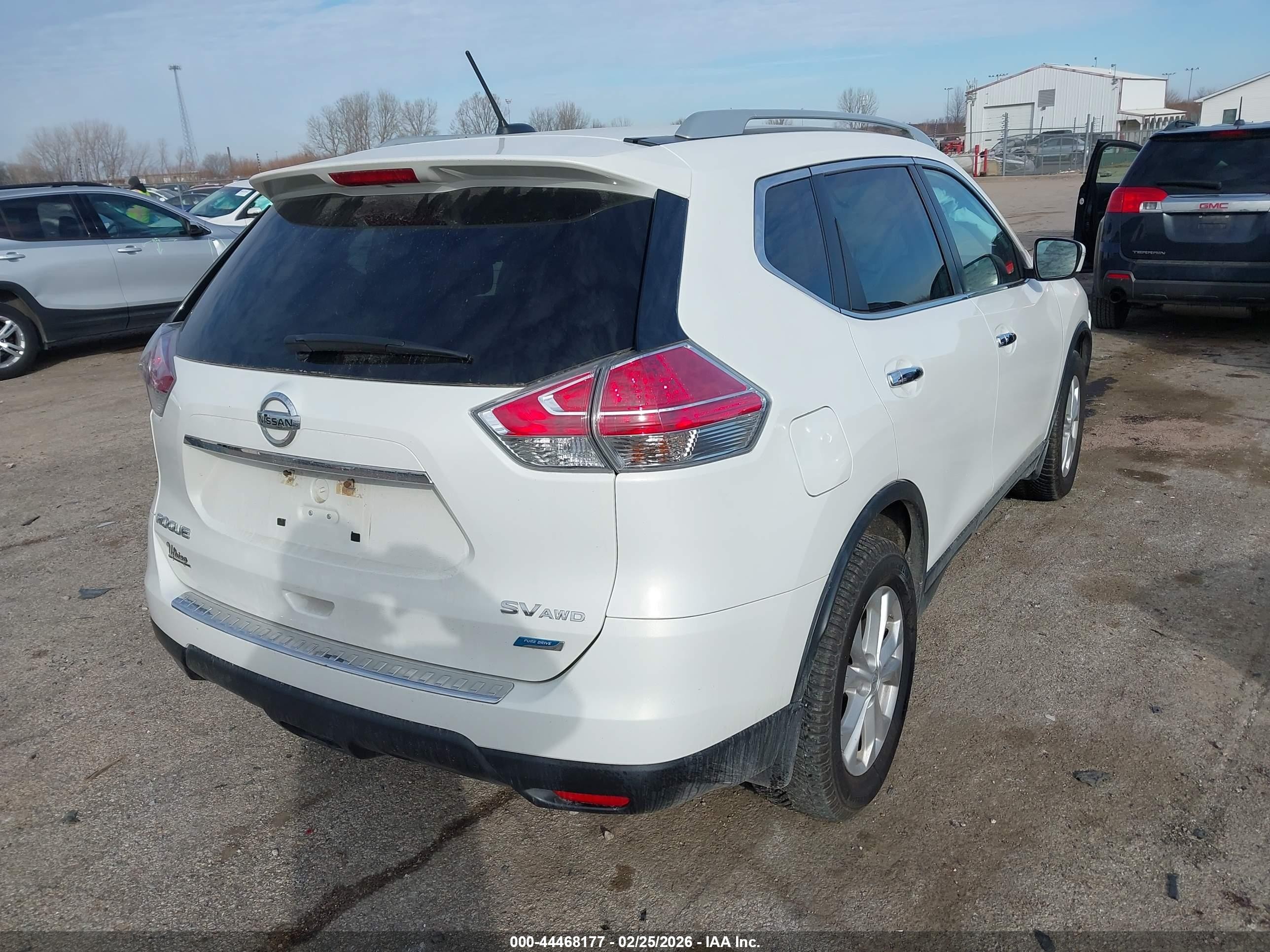 2014 Nissan Rogue Sv Белый vin: 5N1AT2MV9EC755775