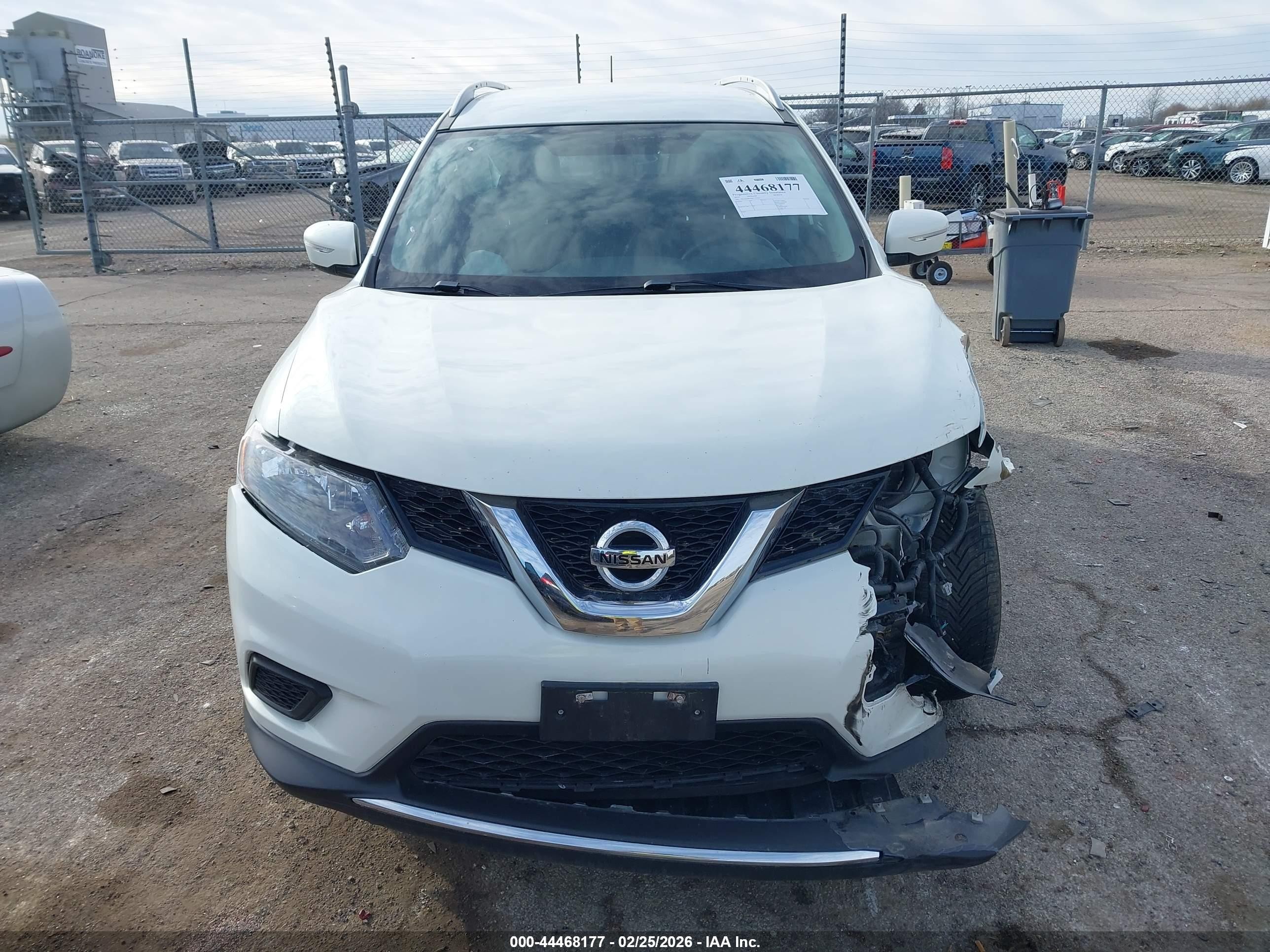 2014 Nissan Rogue Sv Белый vin: 5N1AT2MV9EC755775