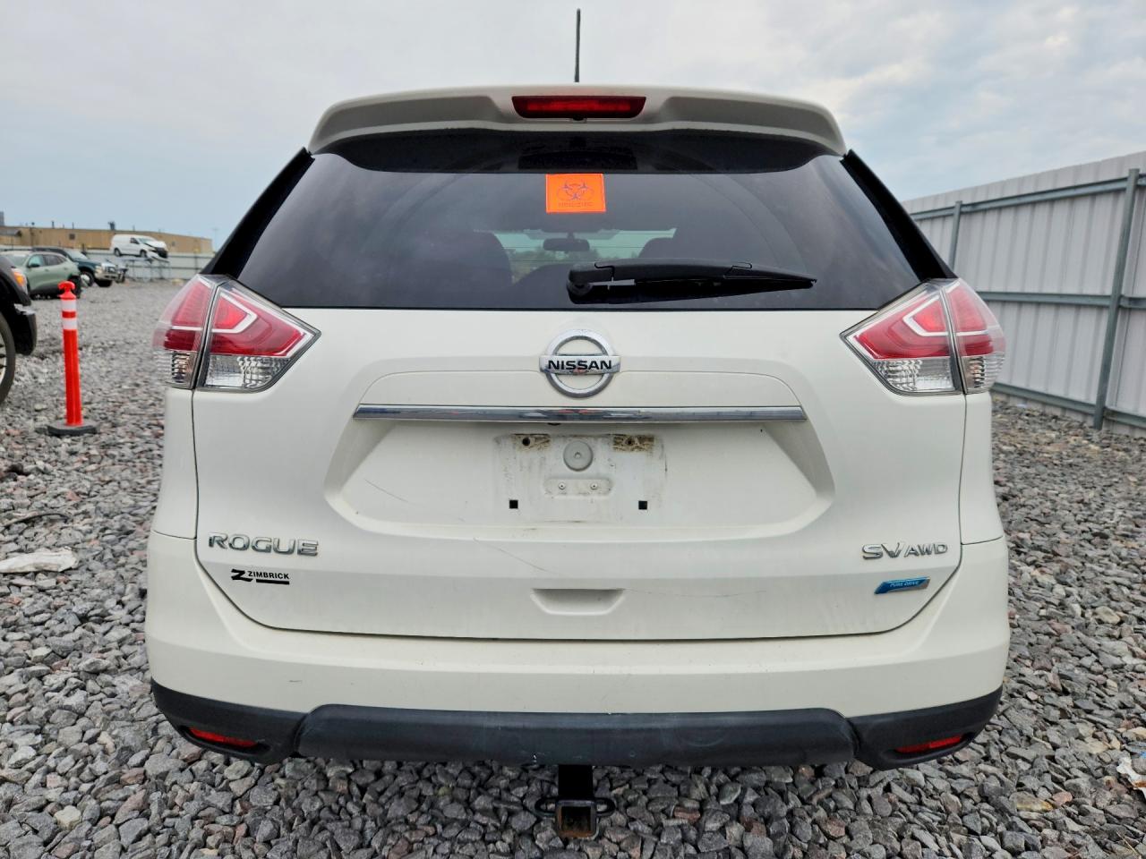 2014 Nissan Rogue White vin: 5N1AT2MV9EC775492