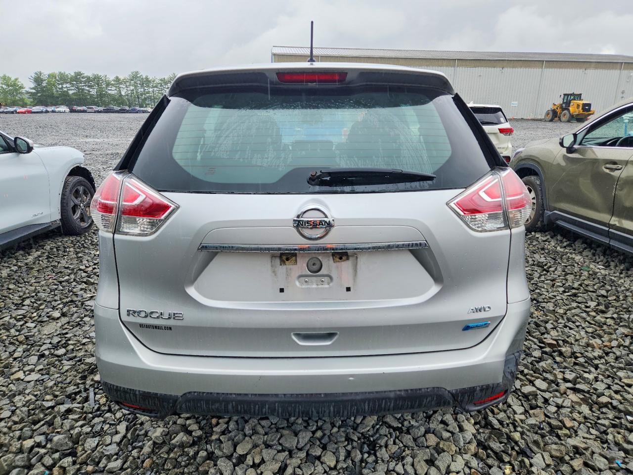 2014 Nissan Rogue S Silver vin: 5N1AT2MV9EC806336