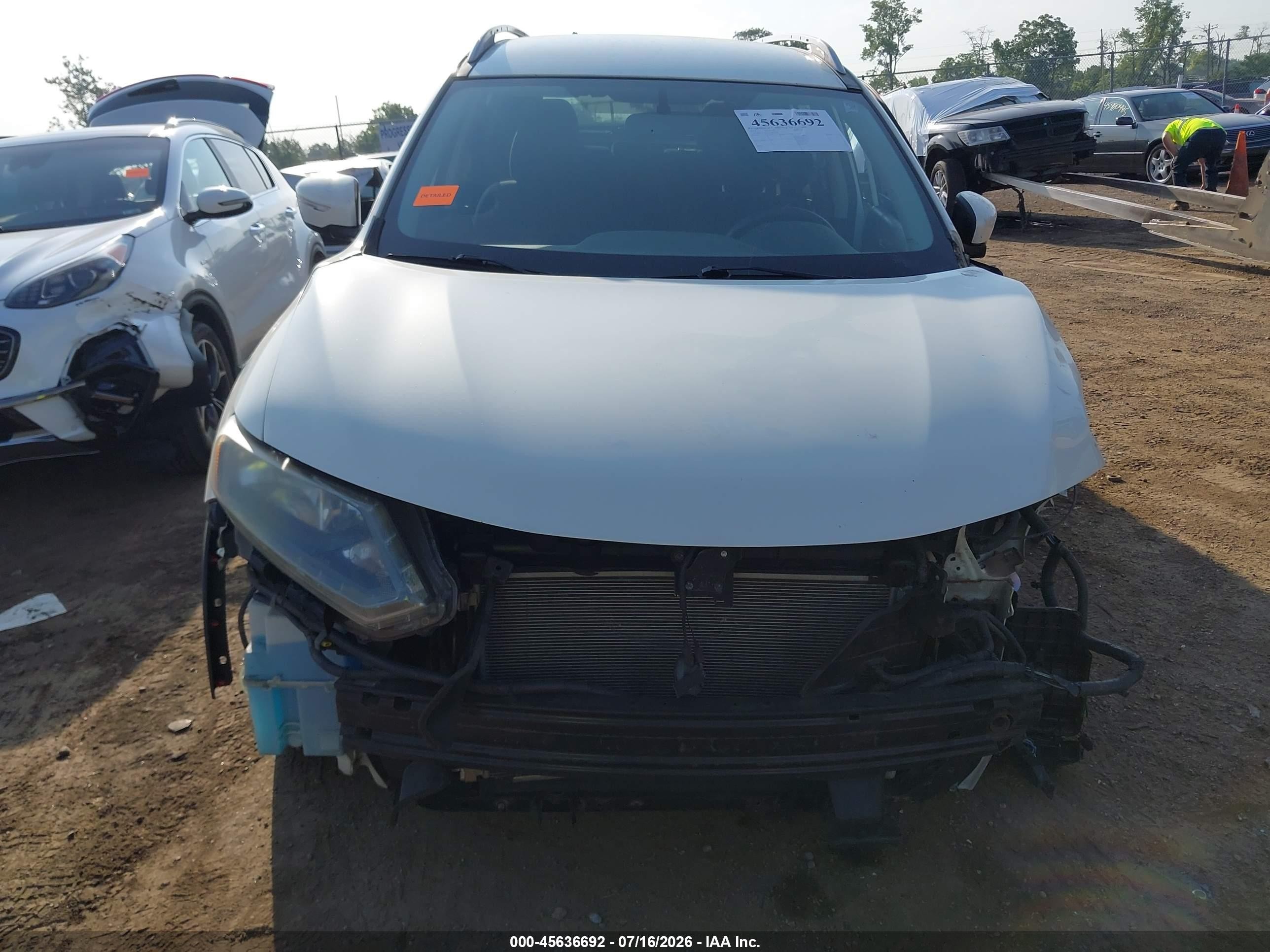 2014 Nissan Rogue Sv White vin: 5N1AT2MV9EC843788